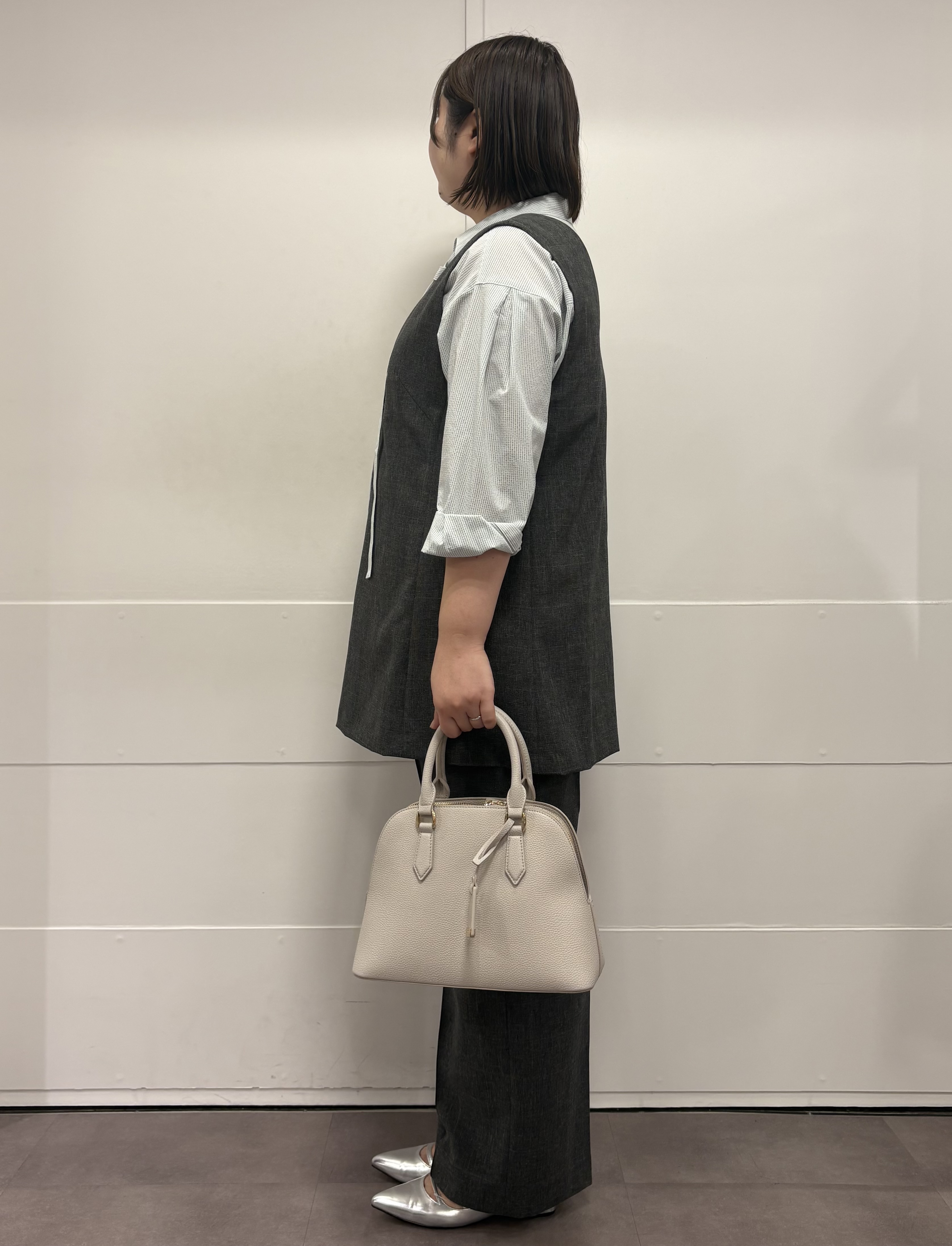 MIさんの「UNTITLED｜【UVケア／接触冷感／ベルト付】サッカー素材シャツ」を使ったコーディネート