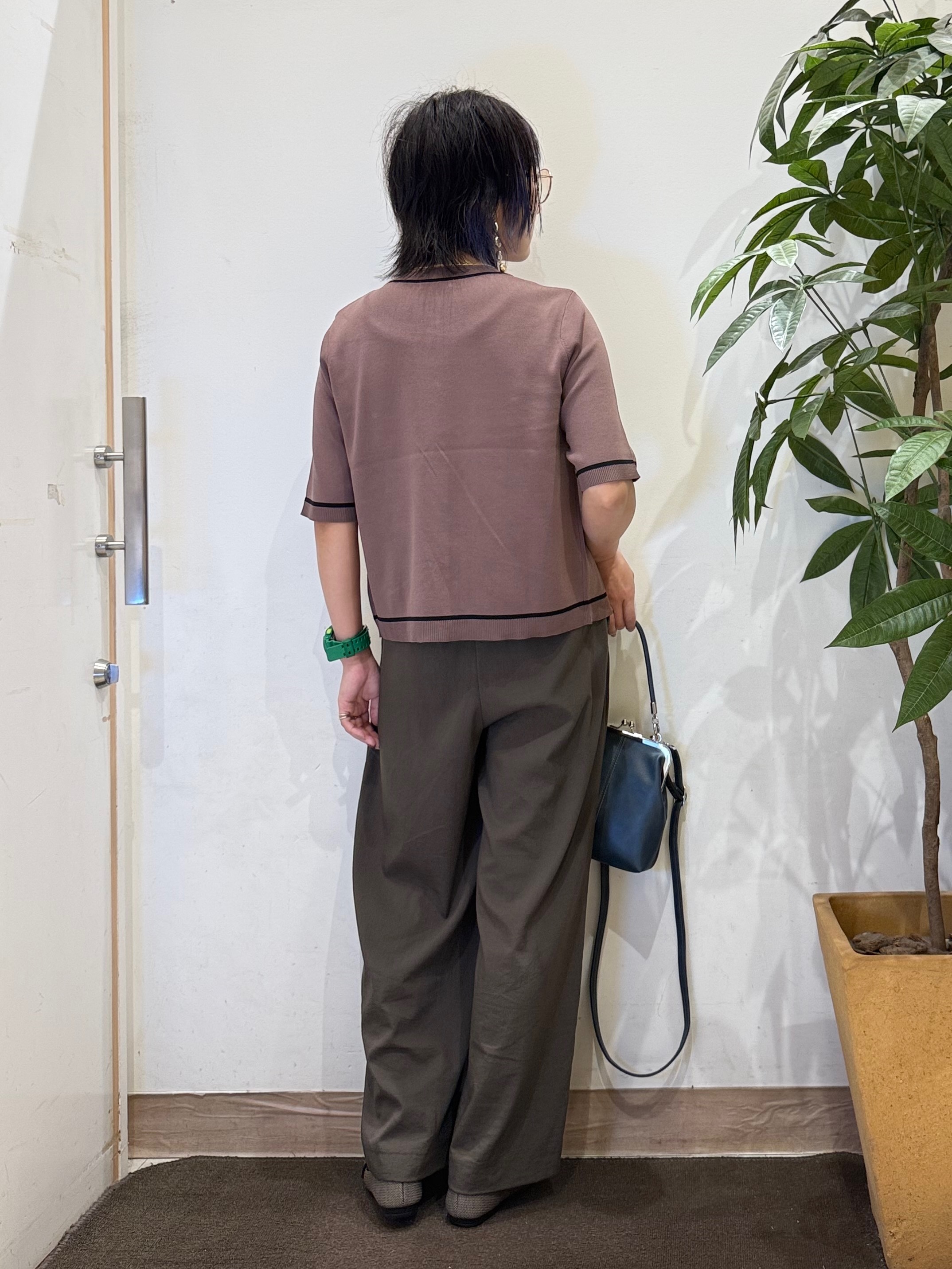 misakiさんの「SHOO･LA･RUE｜【ひんやり/UV/S-LL/洗濯機可】毛玉になりにくい 配色5分袖カーディガン」を使ったコーディネート