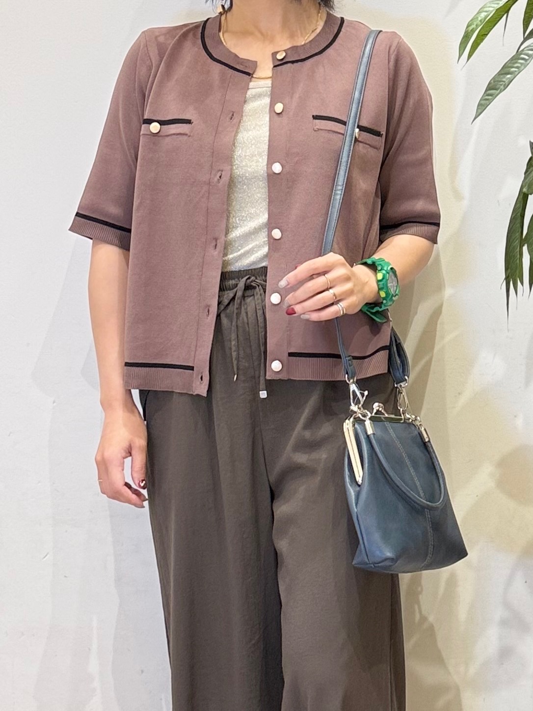 misakiさんの「SHOO･LA･RUE｜【ひんやり/UV/S-LL/洗濯機可】毛玉になりにくい 配色5分袖カーディガン」を使ったコーディネート