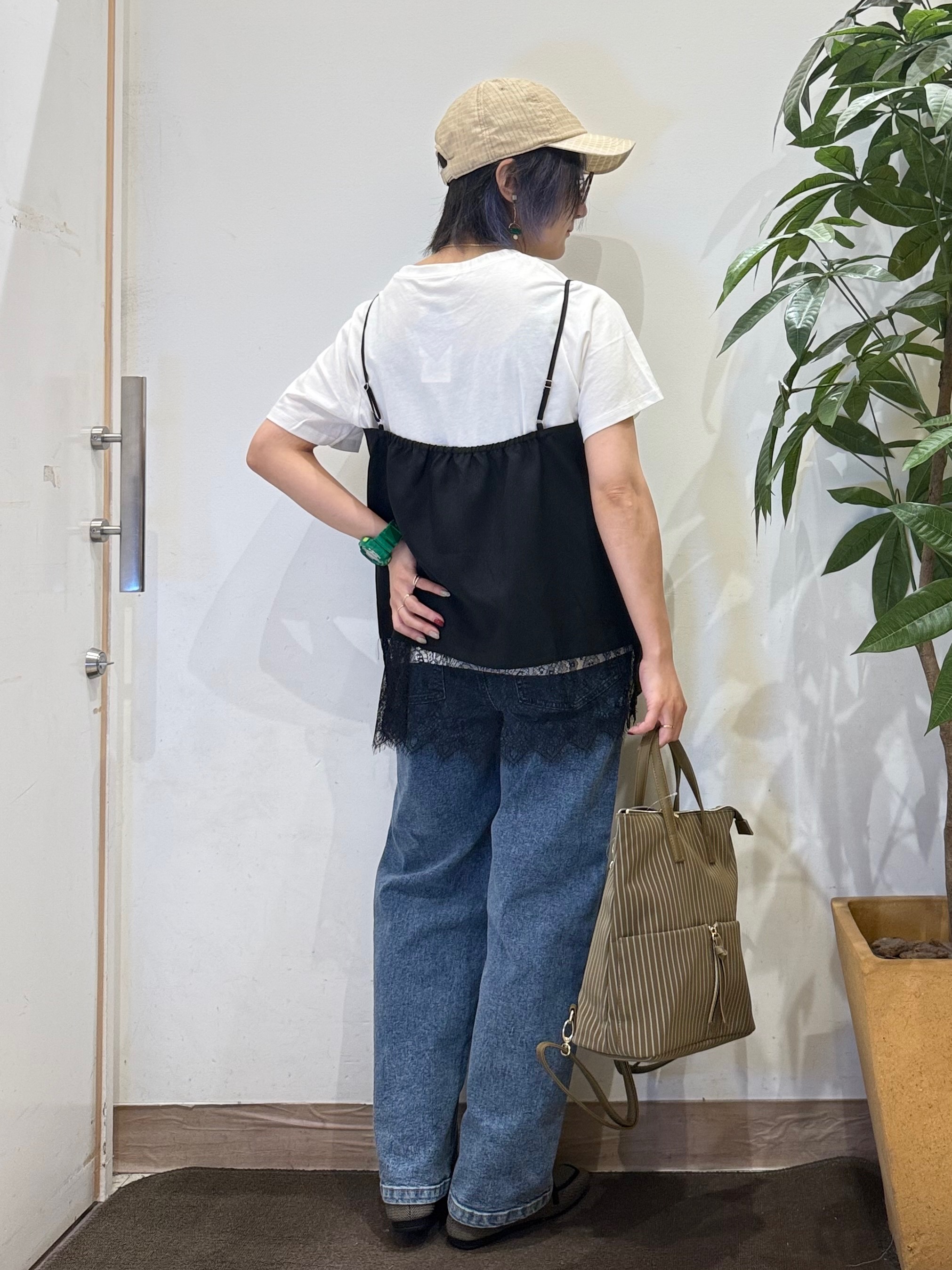 misakiさんの「SHOO･LA･RUE｜【洗濯機可/S-LL】体型カバーしながらこなれ見え。レース付きキャミソール」を使ったコーディネート