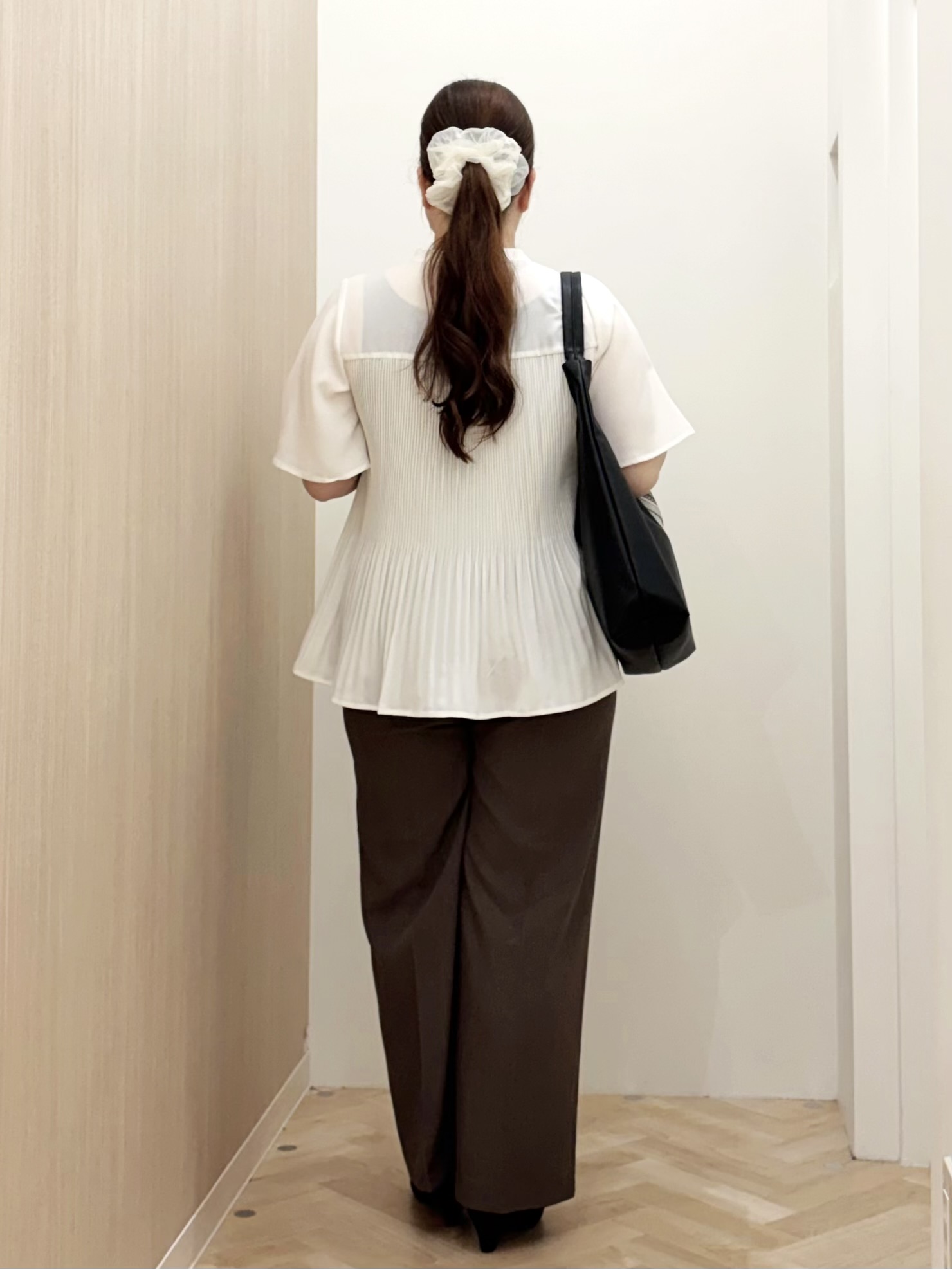 akariさんの「grove｜【体系カバー◎】大人フェミニン消しプリーツブラウス」を使ったコーディネート