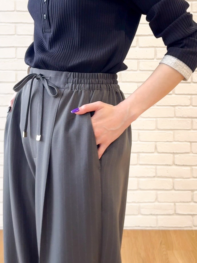 𝐜𝐡𝐢𝐤𝐚さんの「SHOO･LA･RUE｜【洗える】NEWニットパンプス」を使ったコーディネート