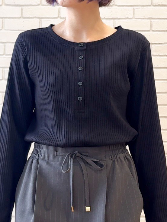 𝐜𝐡𝐢𝐤𝐚さんの「SHOO･LA･RUE｜【洗える】NEWニットパンプス」を使ったコーディネート