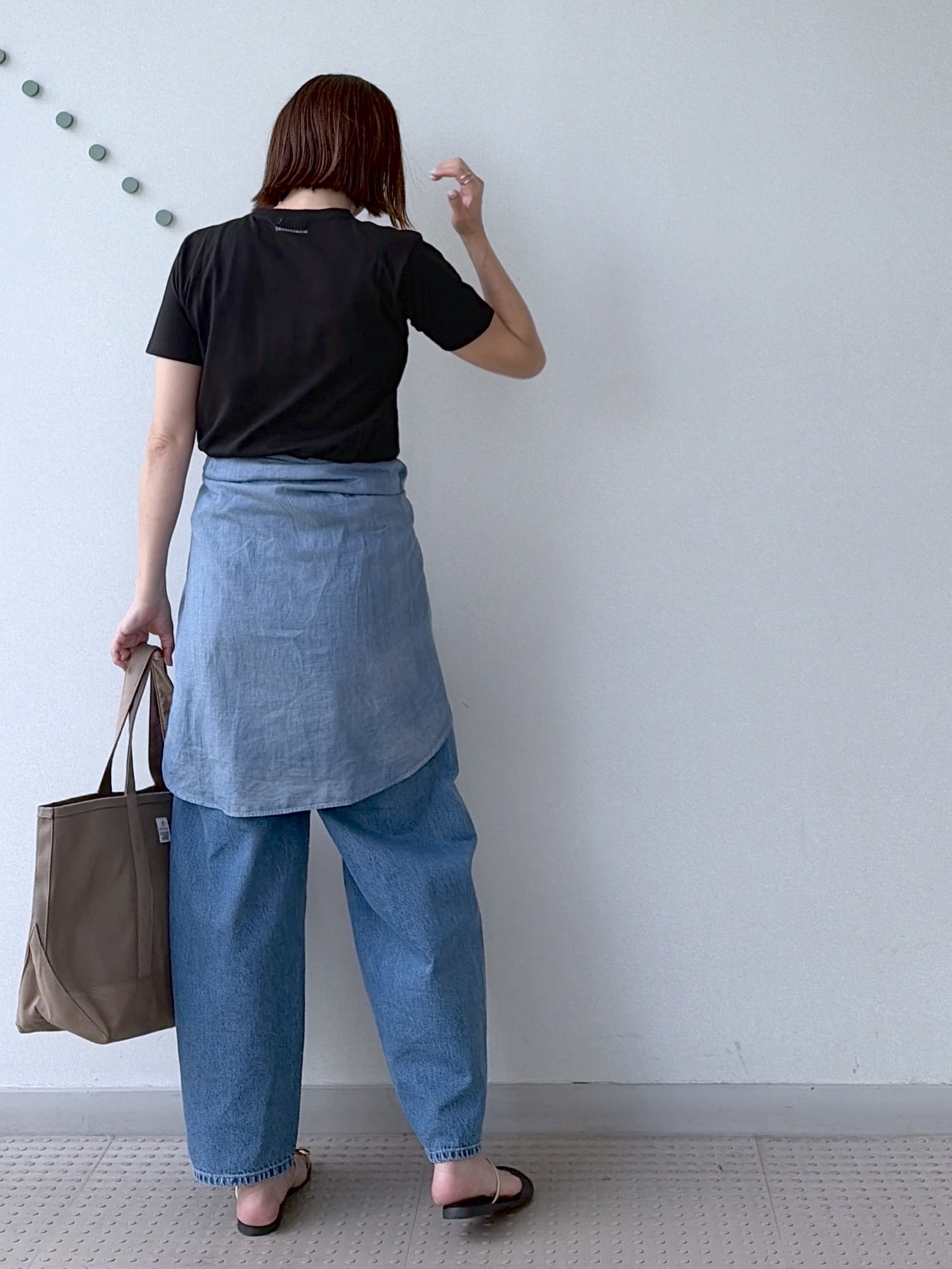 yoshikadoさんの「DRESSTERIOR｜ドロストバギーカーブデニム」を使ったコーディネート