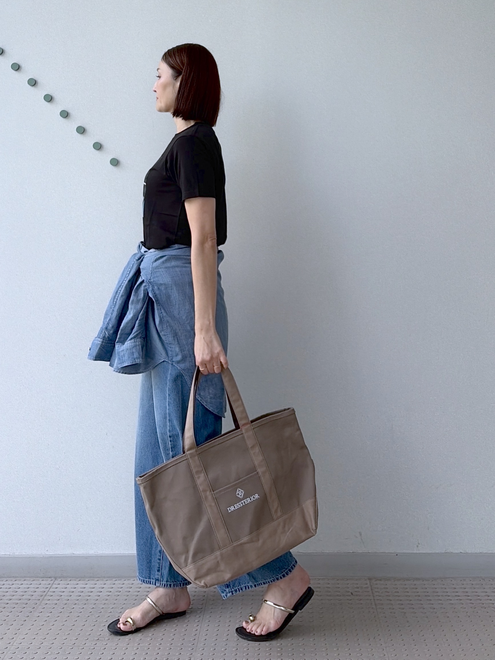 yoshikadoさんの「DRESSTERIOR｜ドロストバギーカーブデニム」を使ったコーディネート