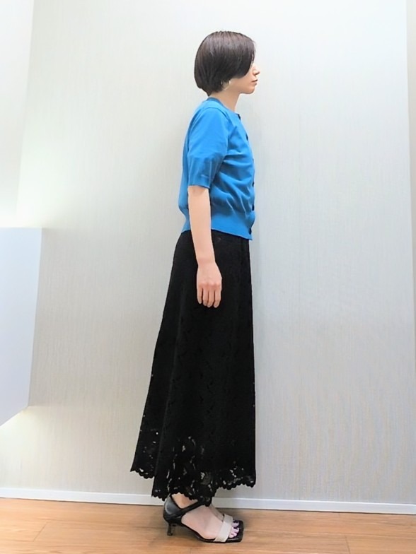 ミズタさんの「UNTITLED｜【すっきり秋羽織り/前開きボタン】ドライタッチ5分袖カーディガン」を使ったコーディネート