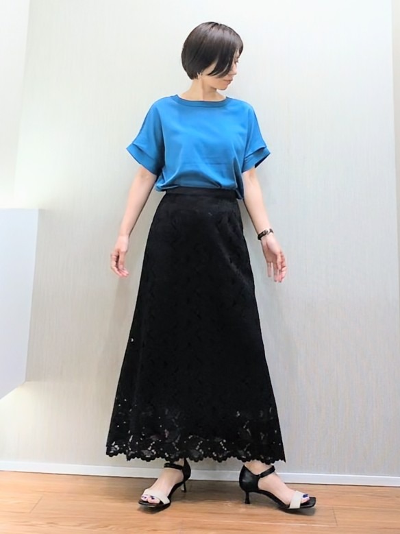 ミズタさんの「UNTITLED｜【すっきり秋羽織り/前開きボタン】ドライタッチ5分袖カーディガン」を使ったコーディネート