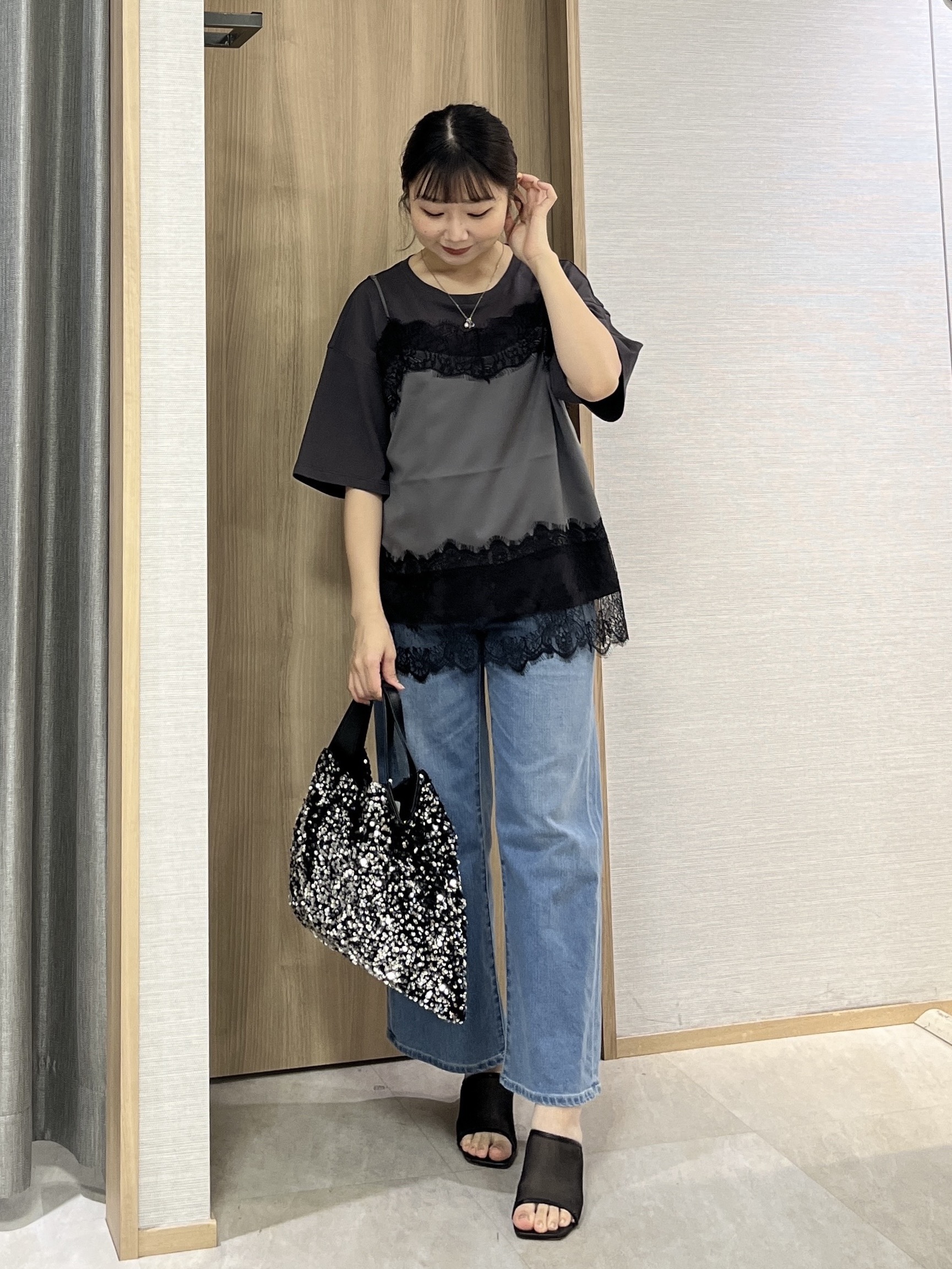 KAHOさんの「UNTITLED｜【1枚でもセットでも】レースキャミ付きプルオーバー」を使ったコーディネート
