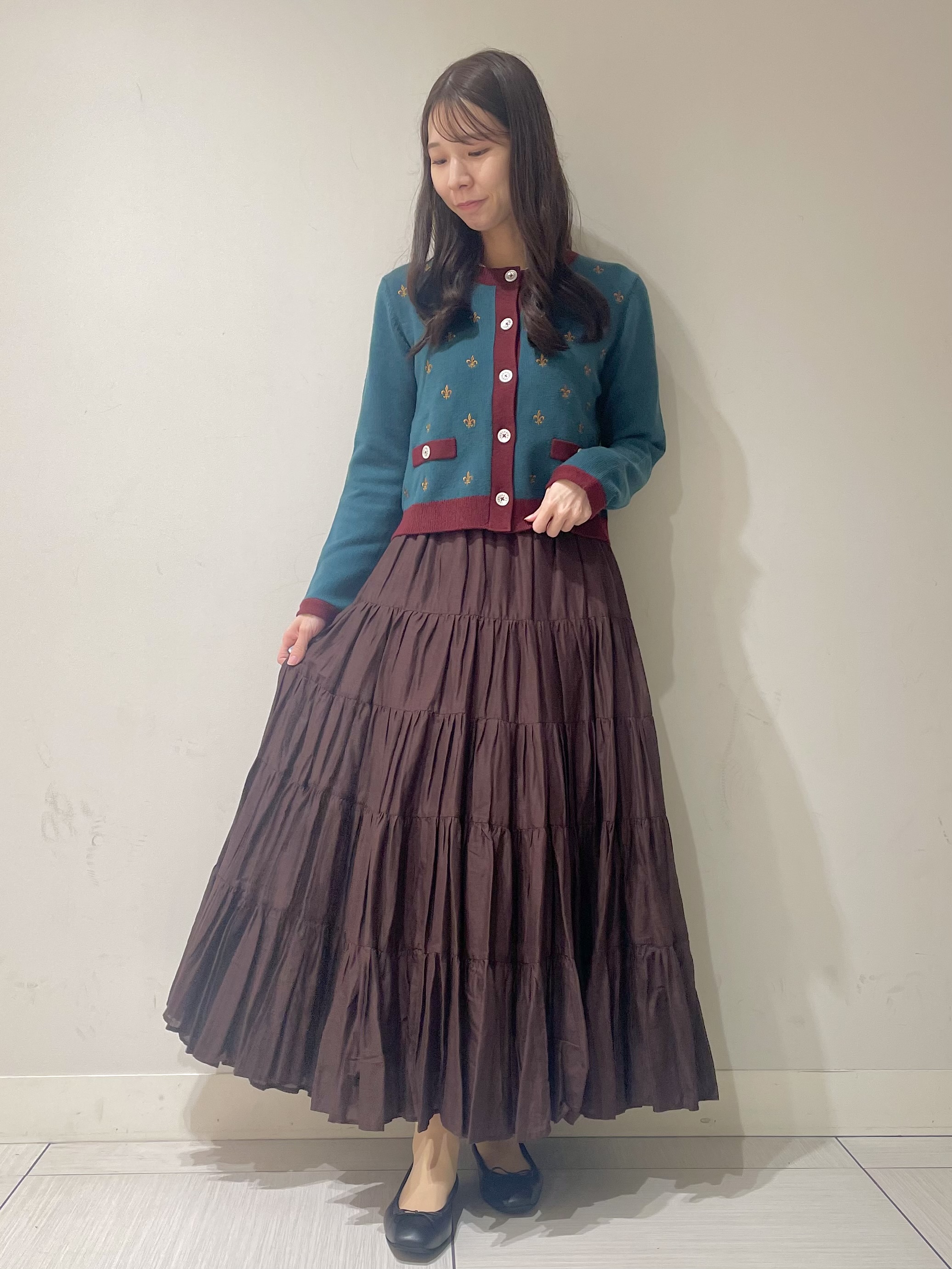 ことさんの「DRESSTERIOR｜リリークレストカーディガン」を使ったコーディネート