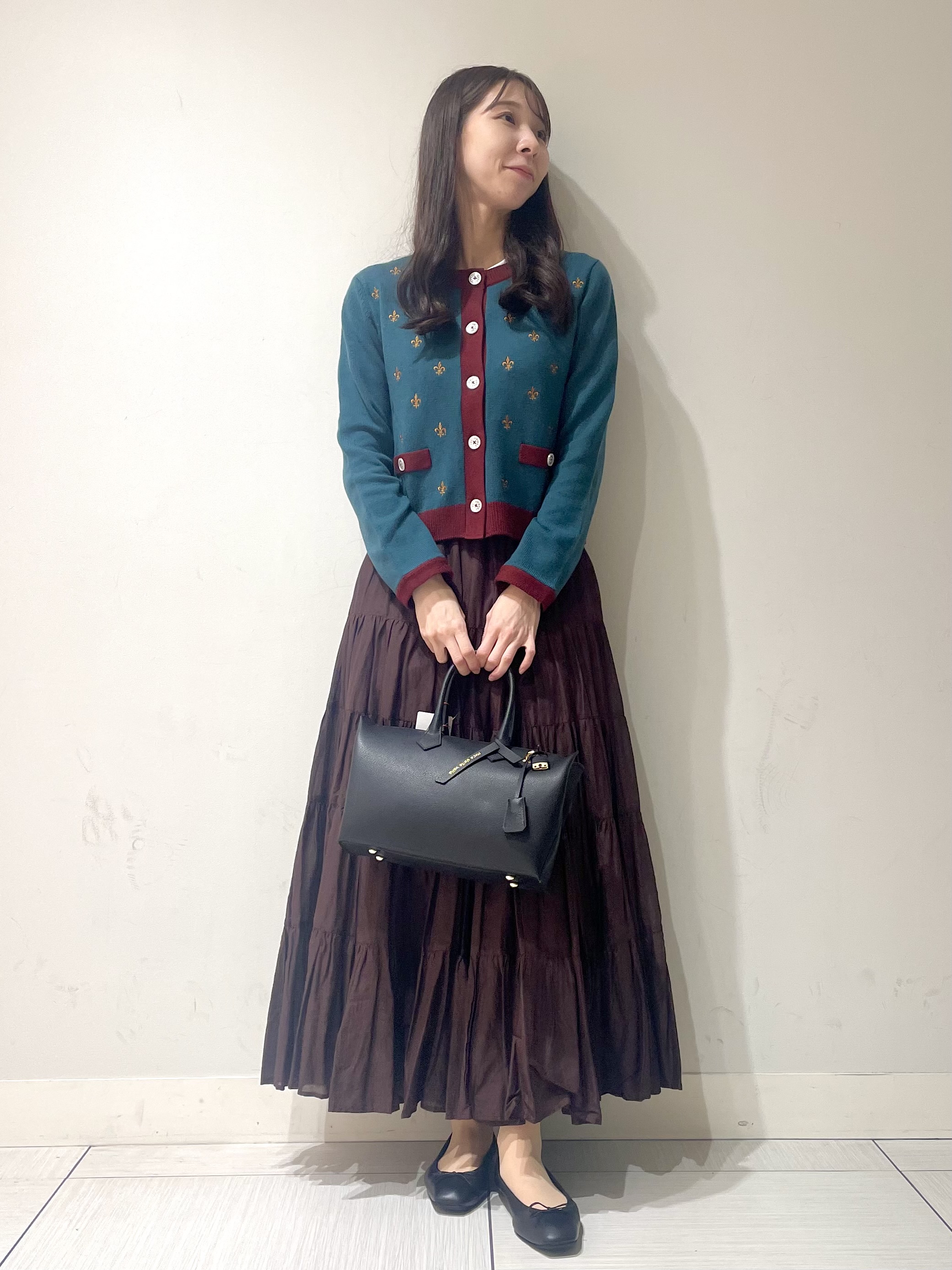 ことさんの「DRESSTERIOR｜リリークレストカーディガン」を使ったコーディネート