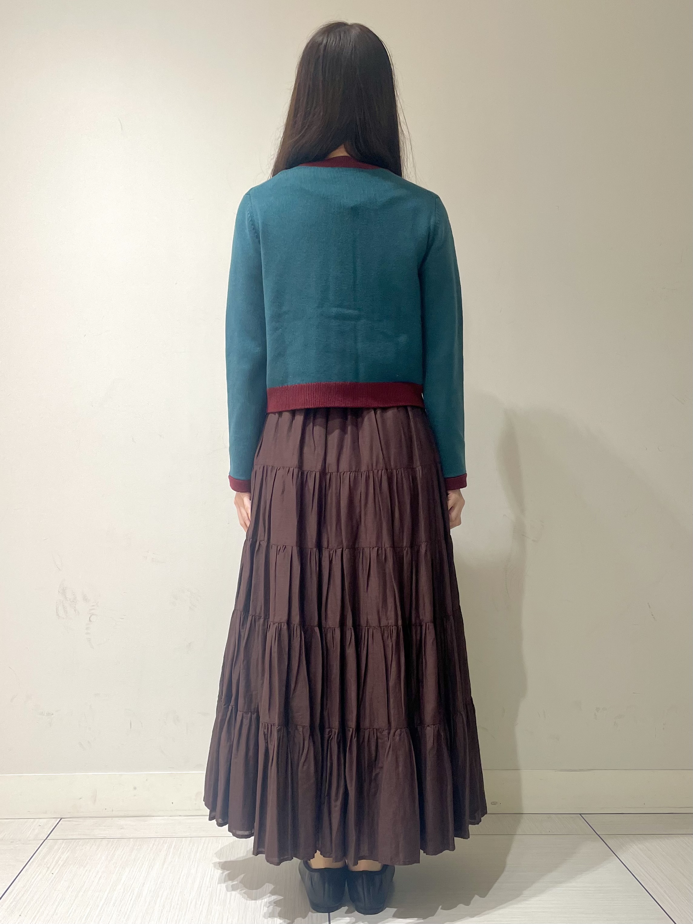 ことさんの「DRESSTERIOR｜リリークレストカーディガン」を使ったコーディネート