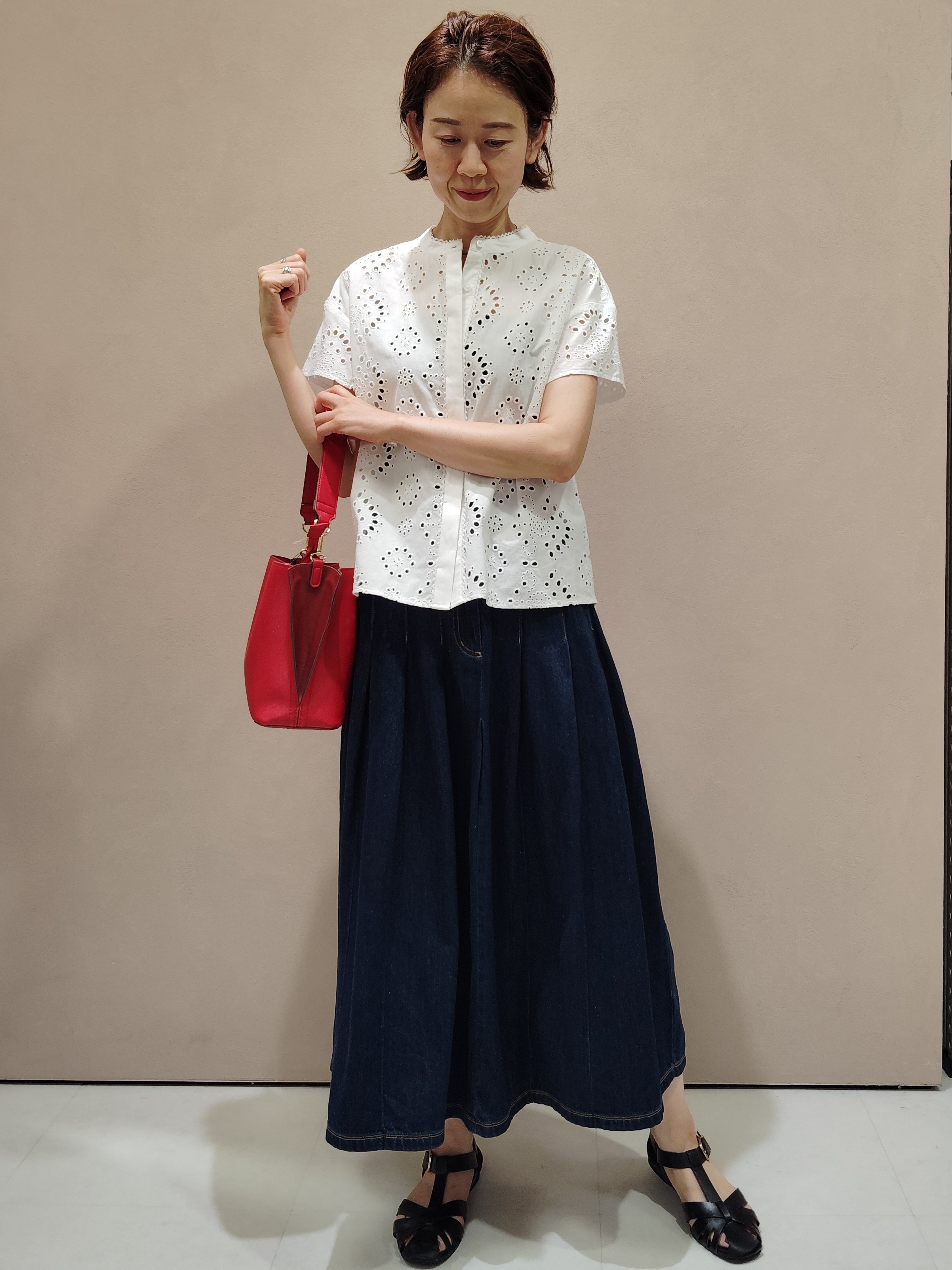 KATAさんの「Reflect｜【通勤◎】カットワーク刺繍レース シャツブラウス」を使ったコーディネート
