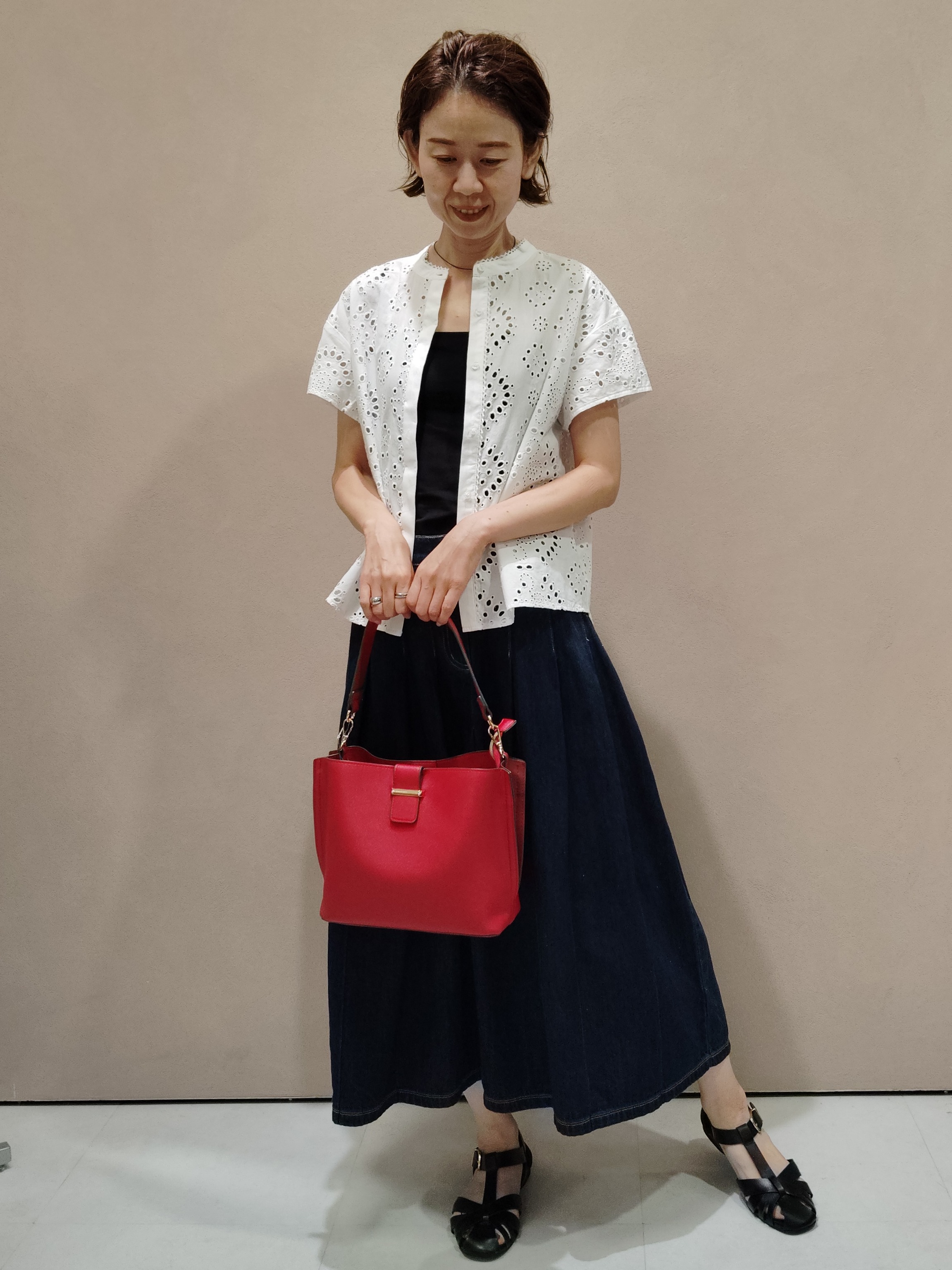 KATAさんの「Reflect｜【通勤◎】カットワーク刺繍レース シャツブラウス」を使ったコーディネート