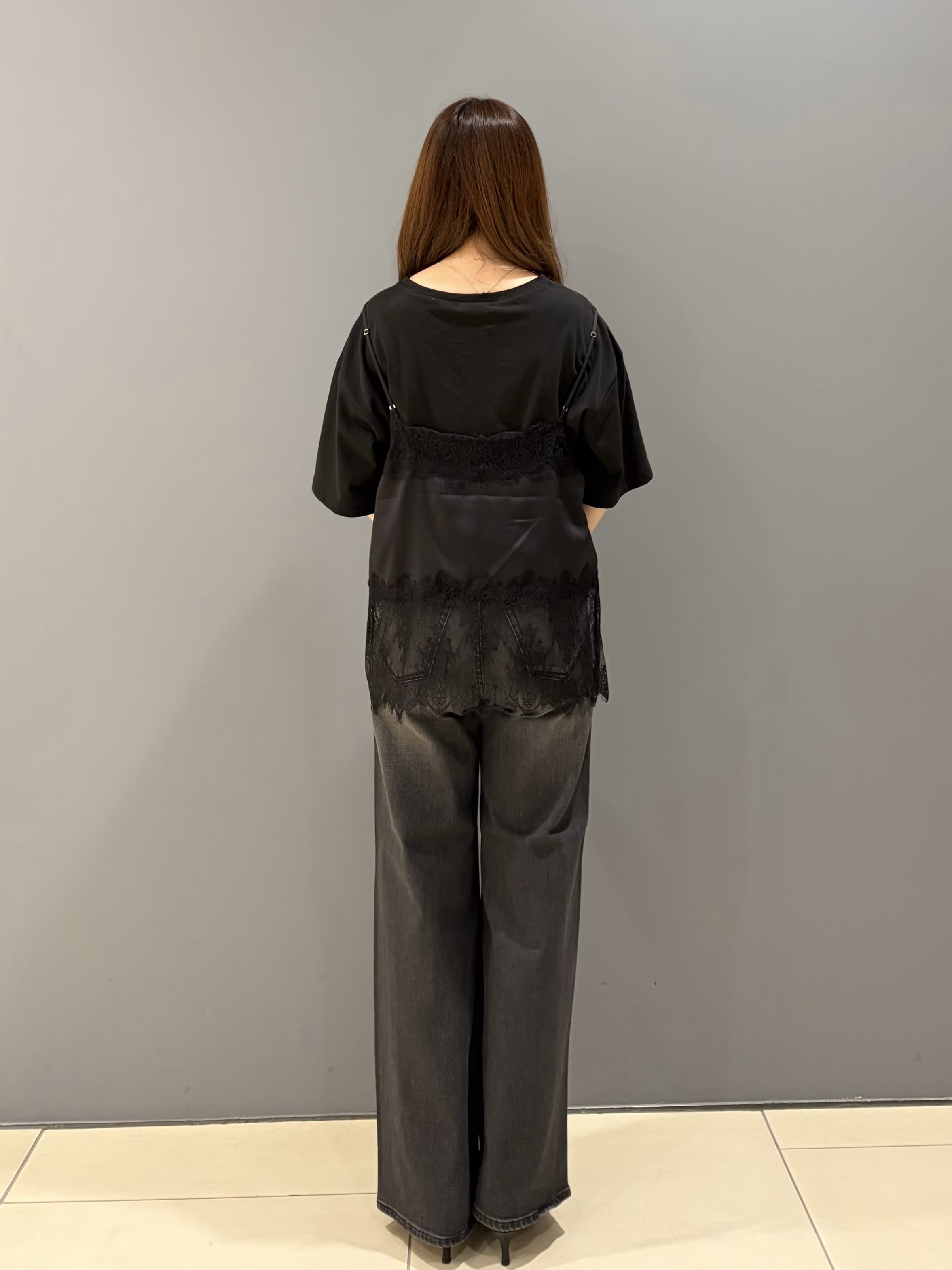 miさんの「UNTITLED｜【1枚でもセットでも】レースキャミ付きプルオーバー」を使ったコーディネート