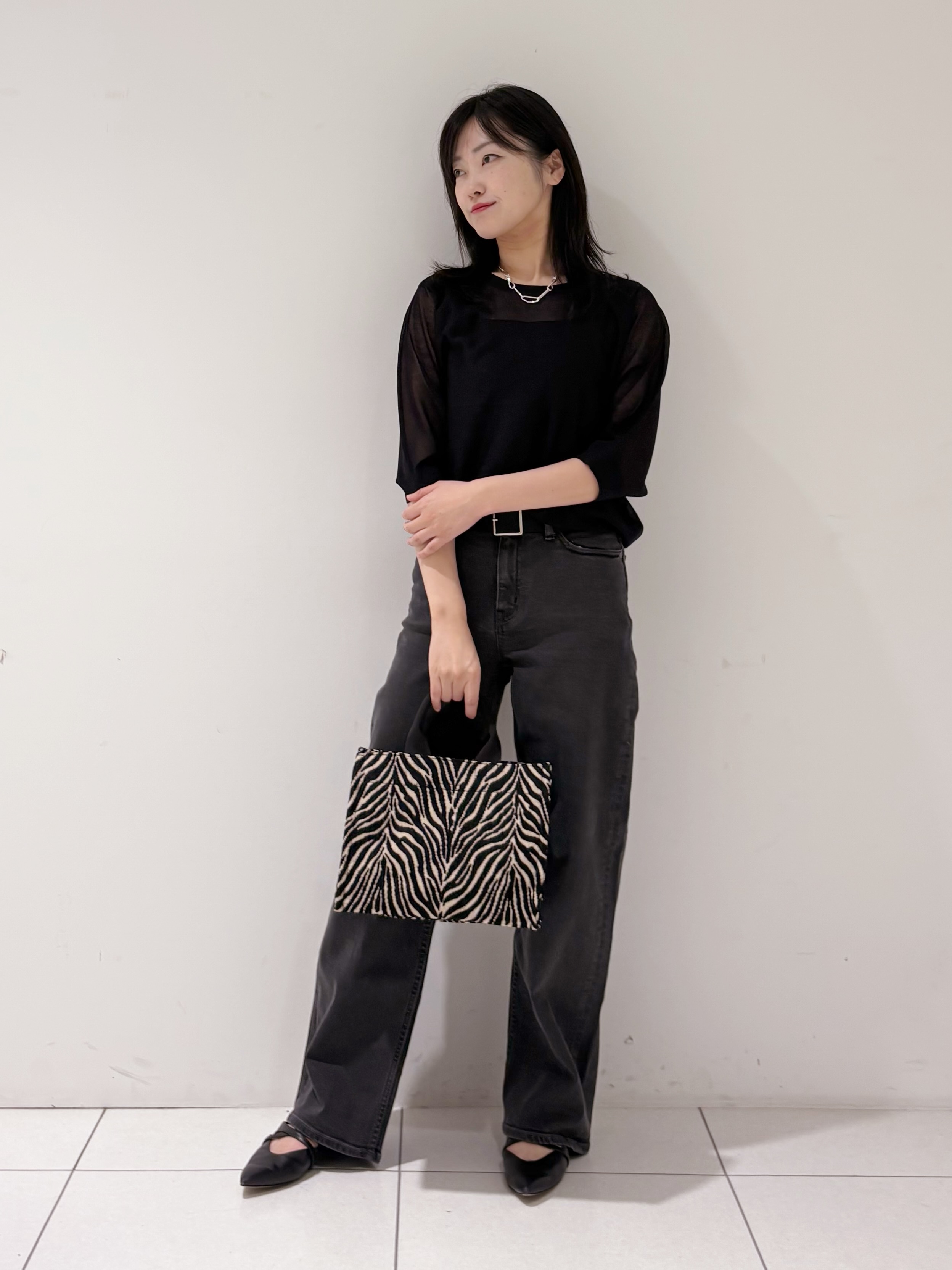 momokoさんの「INDIVI｜【体型カバー／洗える】シアードルマンニット」を使ったコーディネート