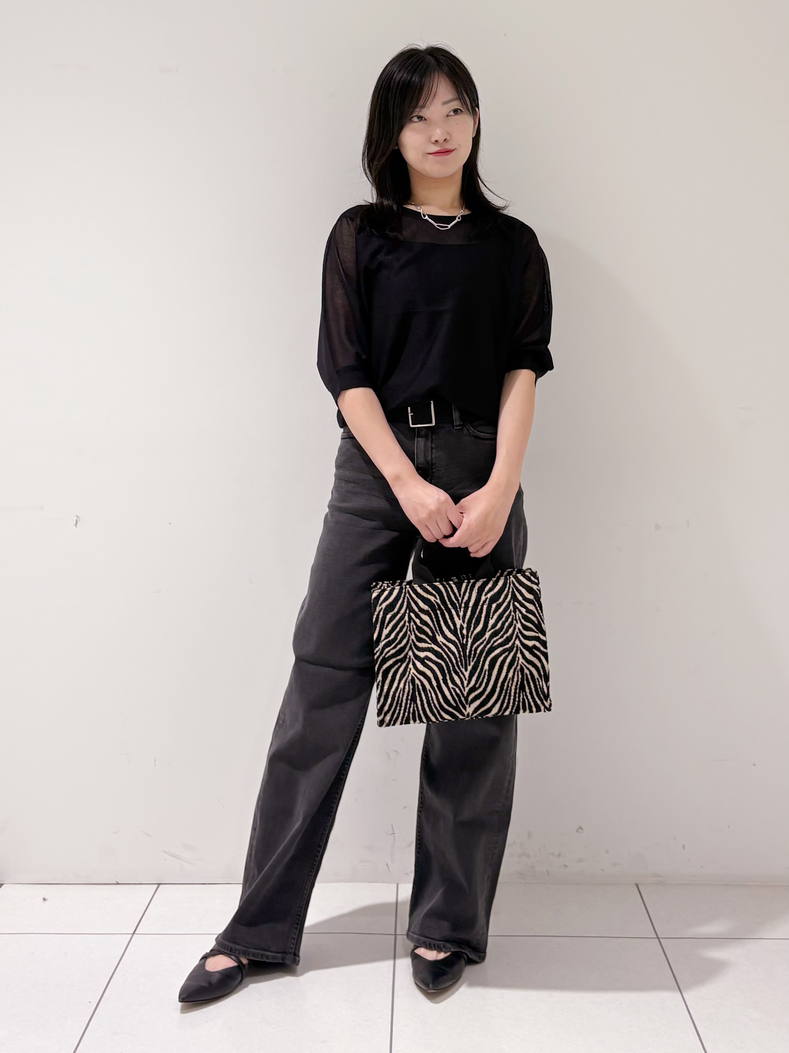 momokoさんの「INDIVI｜【体型カバー／洗える】シアードルマンニット」を使ったコーディネート