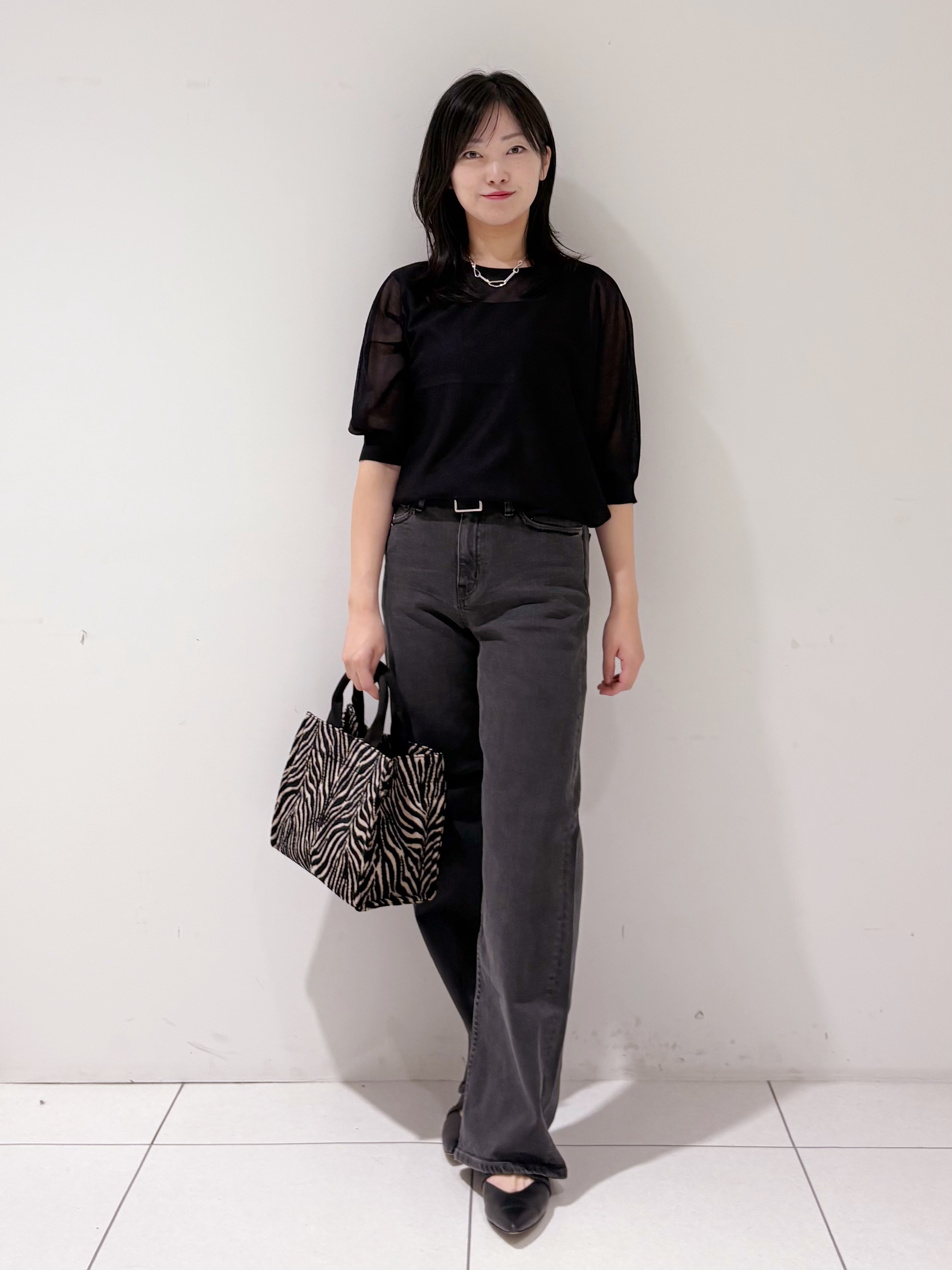momokoさんの「INDIVI｜【体型カバー／洗える】シアードルマンニット」を使ったコーディネート