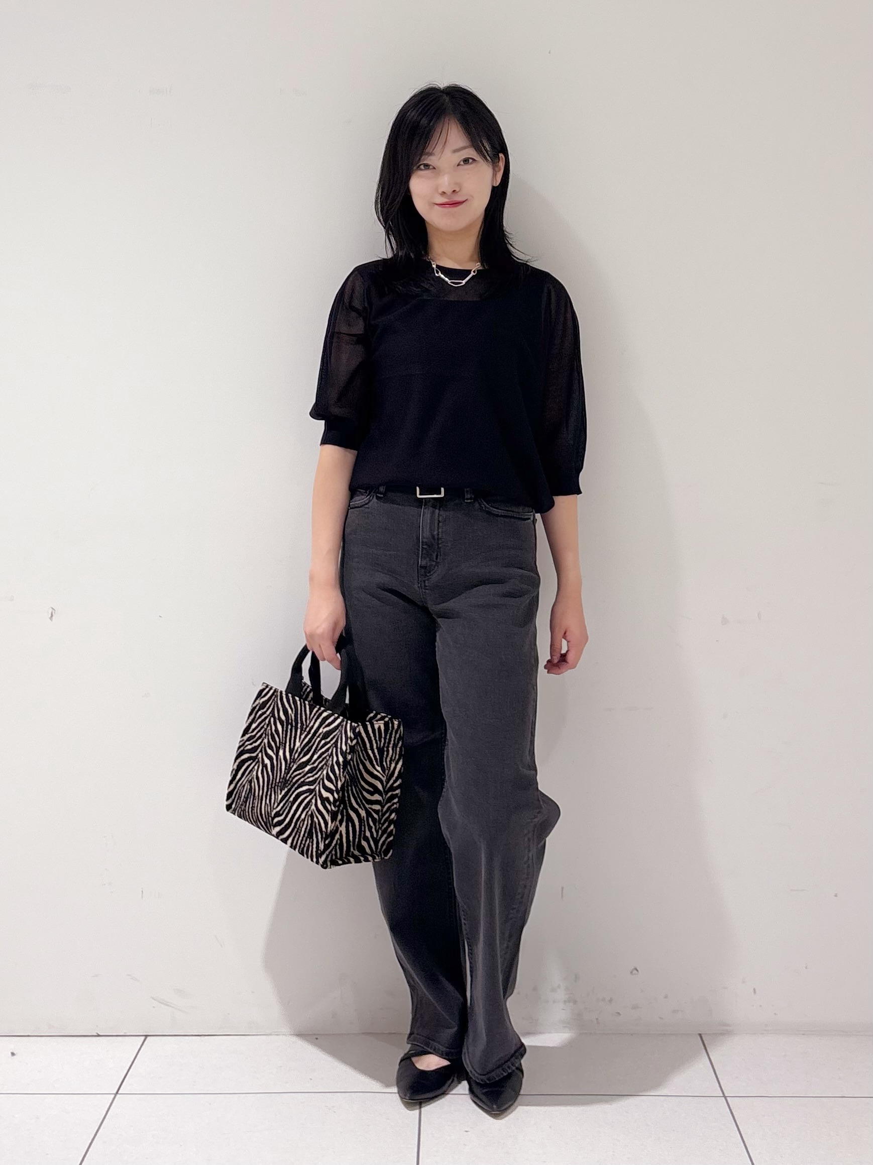 momokoさんの「INDIVI｜【体型カバー／洗える】シアードルマンニット」を使ったコーディネート