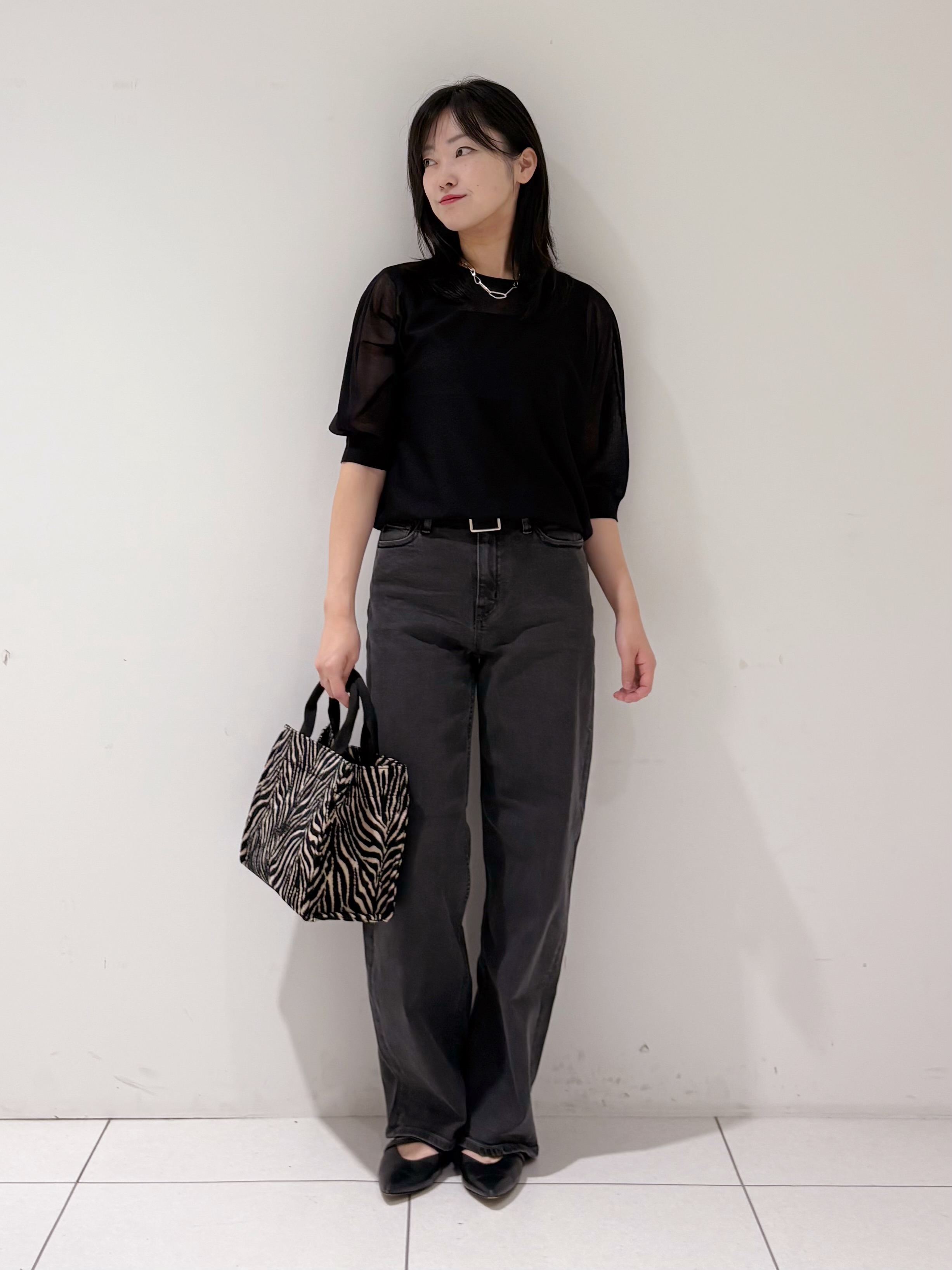 momokoさんの「INDIVI｜【体型カバー／洗える】シアードルマンニット」を使ったコーディネート