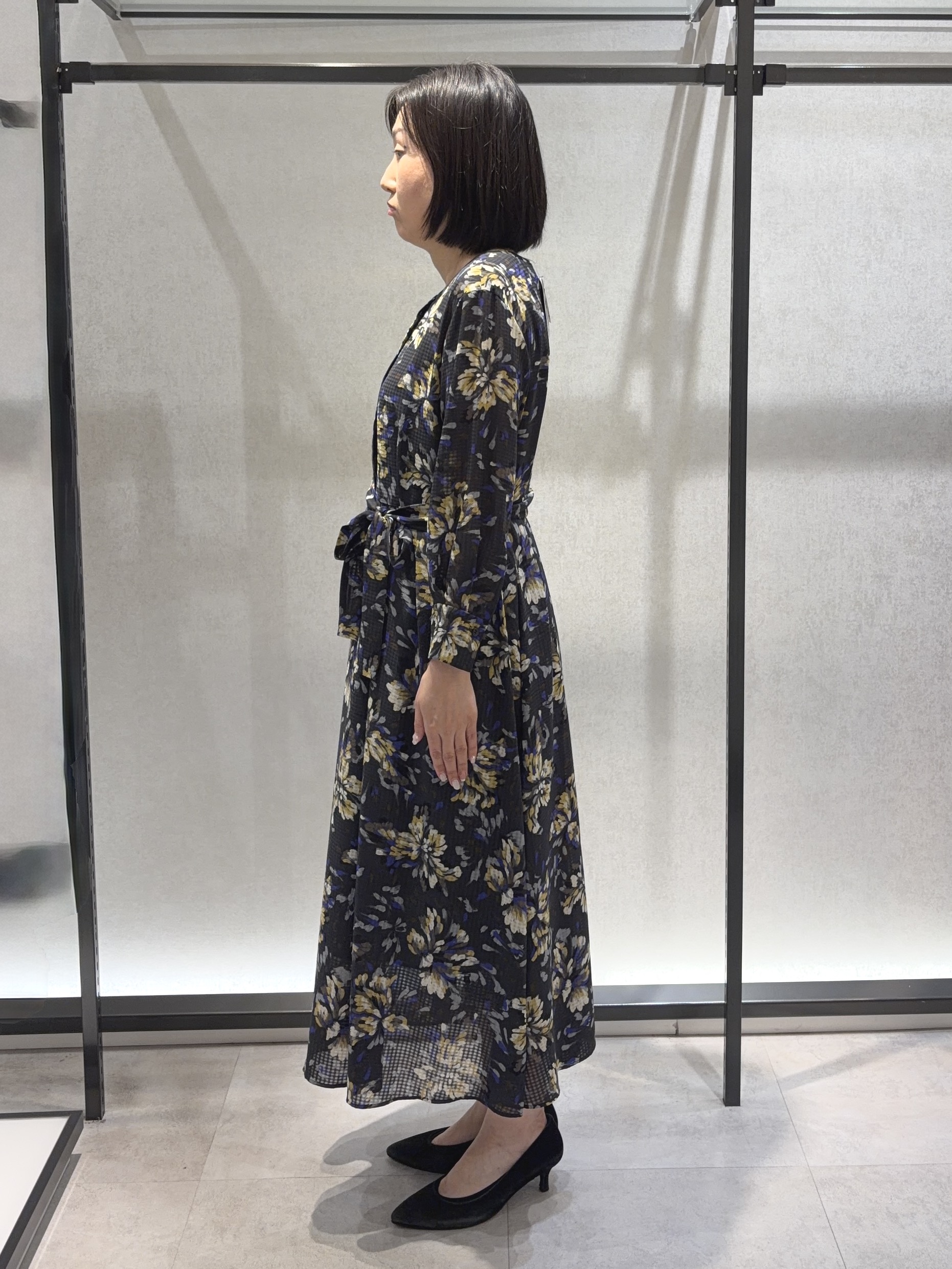 わたなべさんの「UNTITLED｜フラワープリントワンピース」を使ったコーディネート