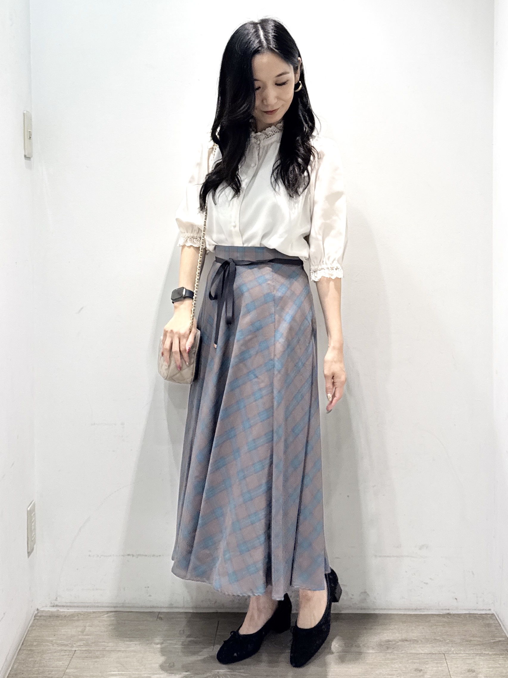 yuicciさんの「OPAQUE.CLIP｜【大人上品・前後2WAY】エンブロレース 5分袖ブラウス【洗濯機可】」を使ったコーディネート