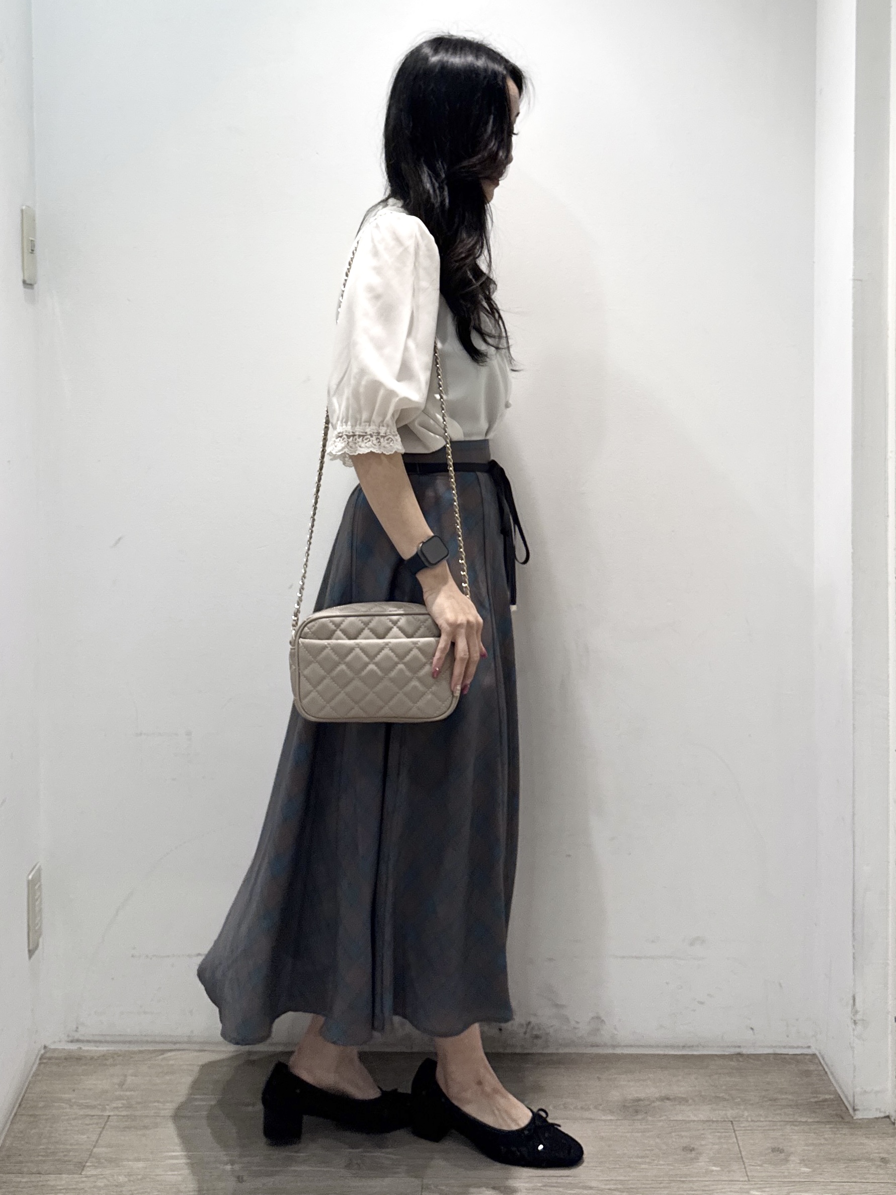 yuicciさんの「OPAQUE.CLIP｜【大人上品・前後2WAY】エンブロレース 5分袖ブラウス【洗濯機可】」を使ったコーディネート