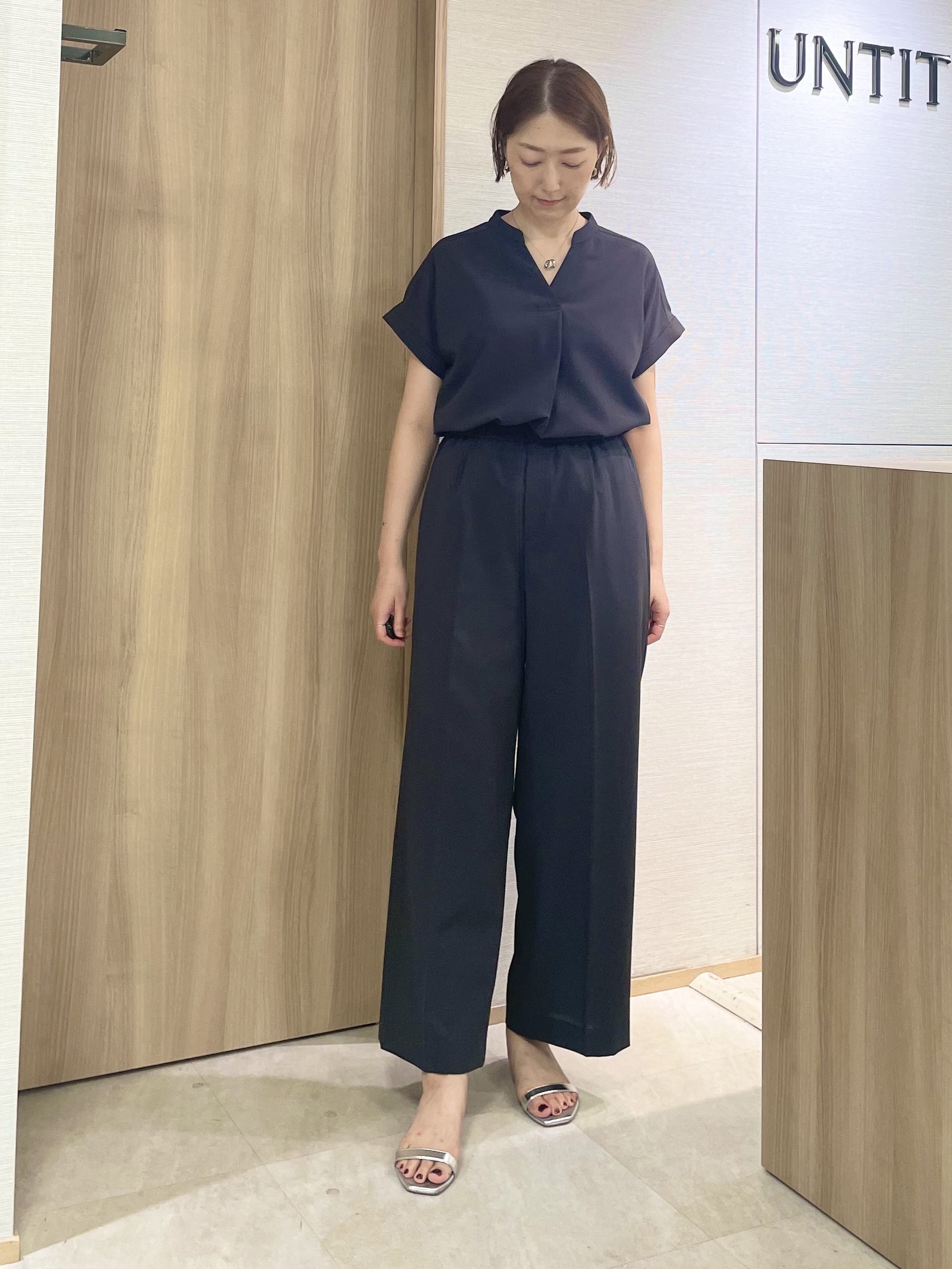 aliceさんの「UNTITLED｜【残暑も快適/セットアップ可/接触冷感】エアリークールブラウス」を使ったコーディネート