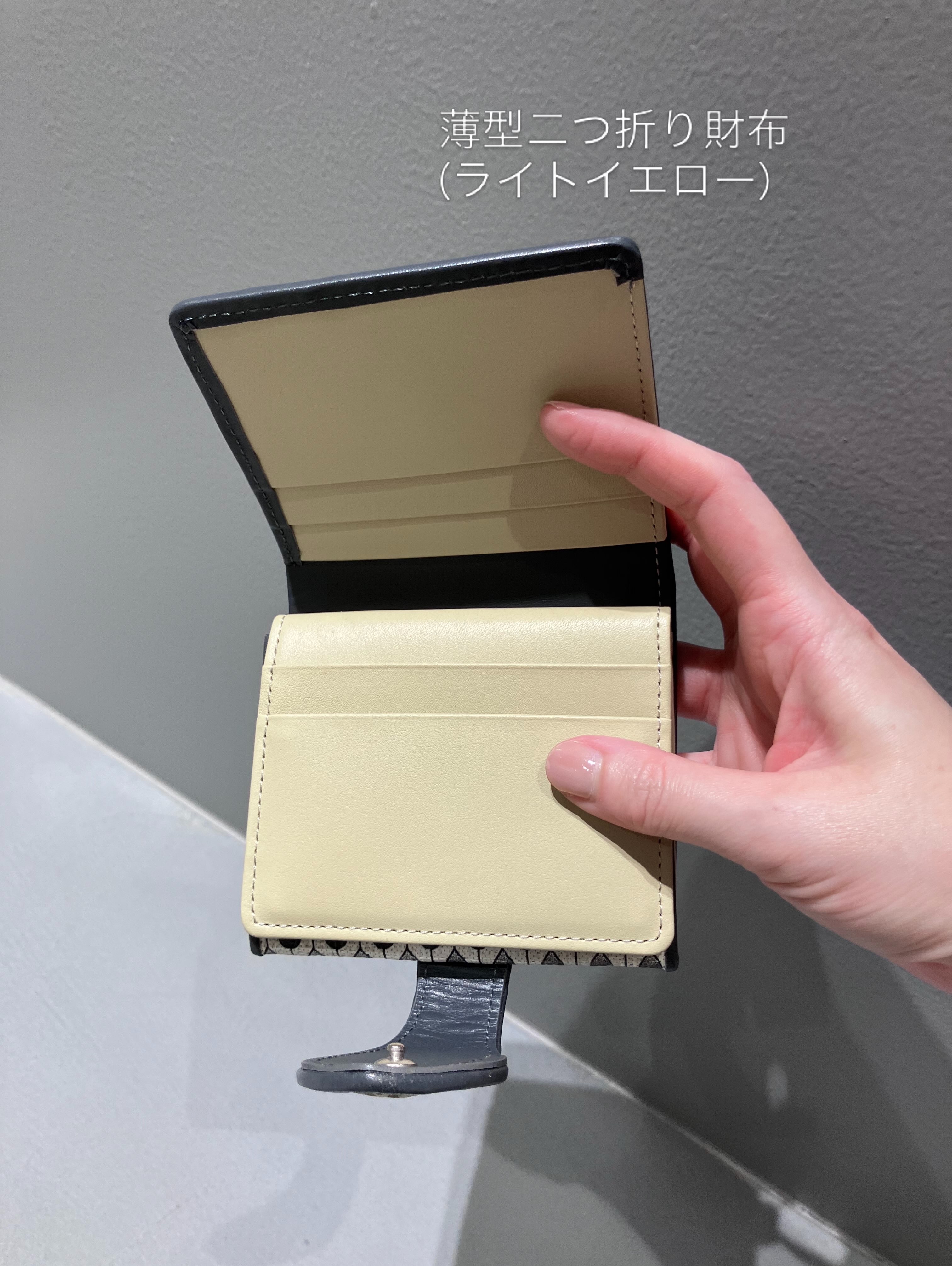 Cさんの「HIROKO HAYASHI｜STILLA（スティラ）長財布ミニ」を使ったコーディネート