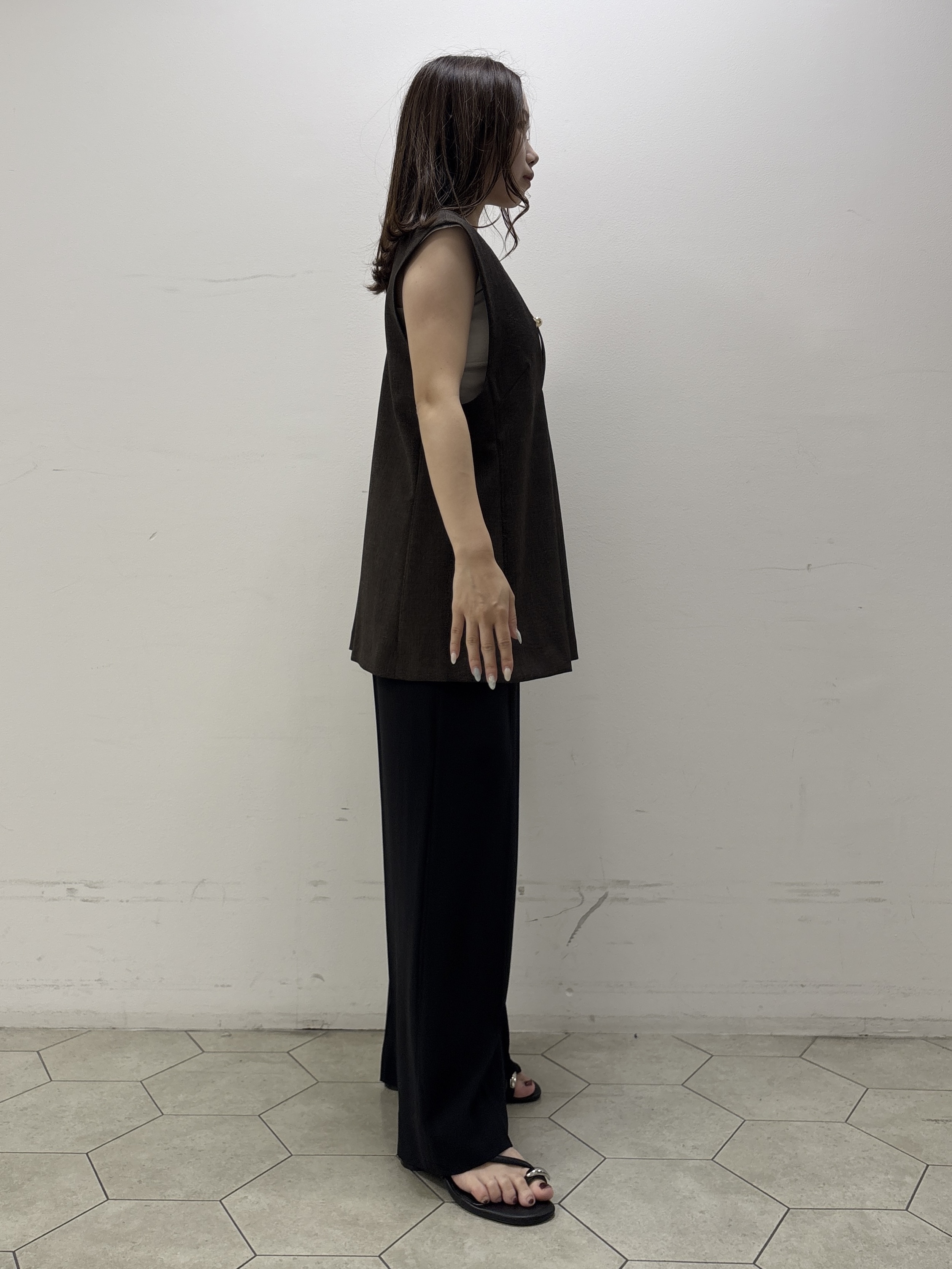kahoさんの「INDIVI｜【UVケア／接触冷感】リネン風チュニックベスト」を使ったコーディネート