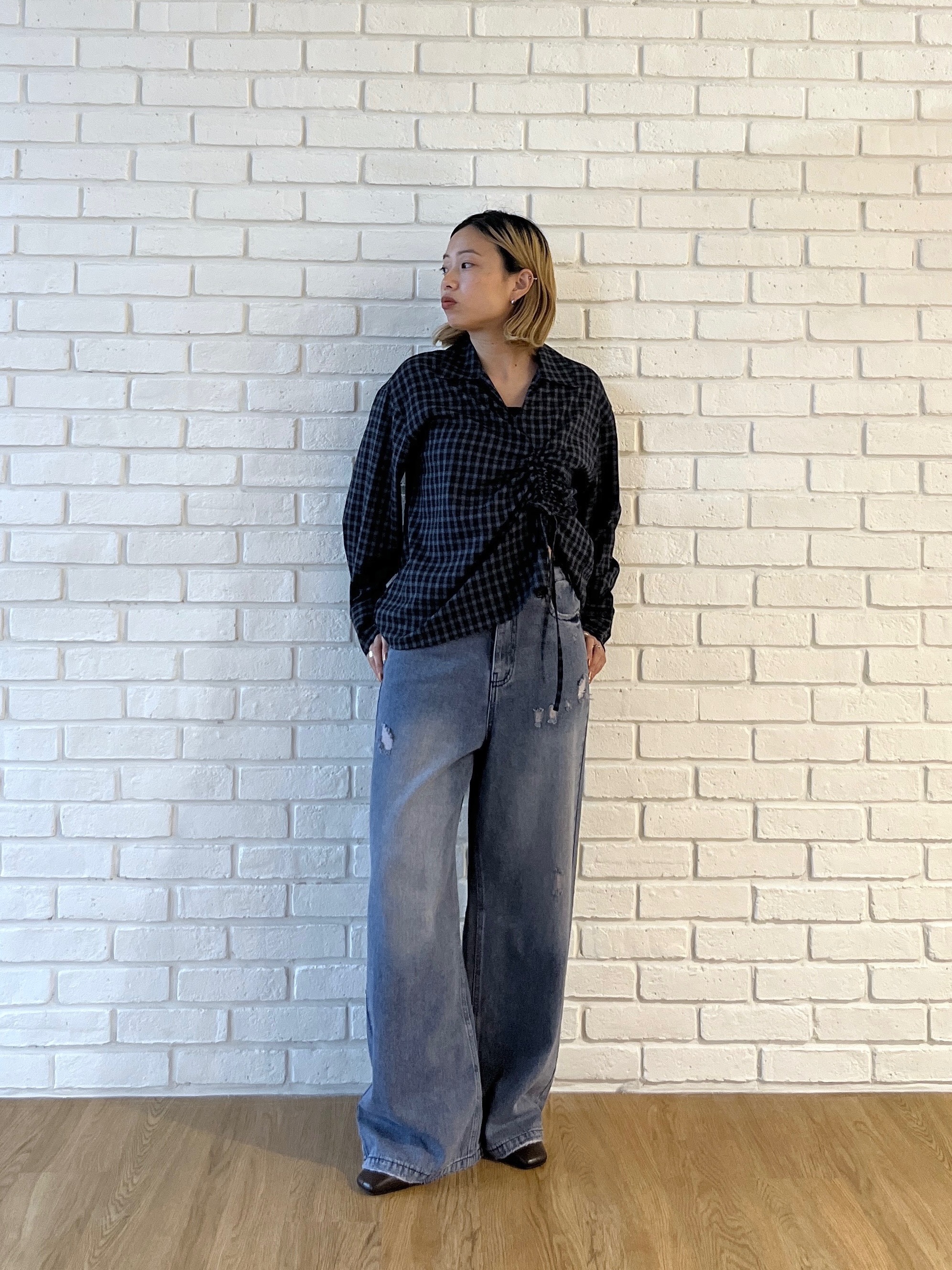 Harukaさんの「INDIVI｜サイドギャザー ワイドデニム」を使ったコーディネート