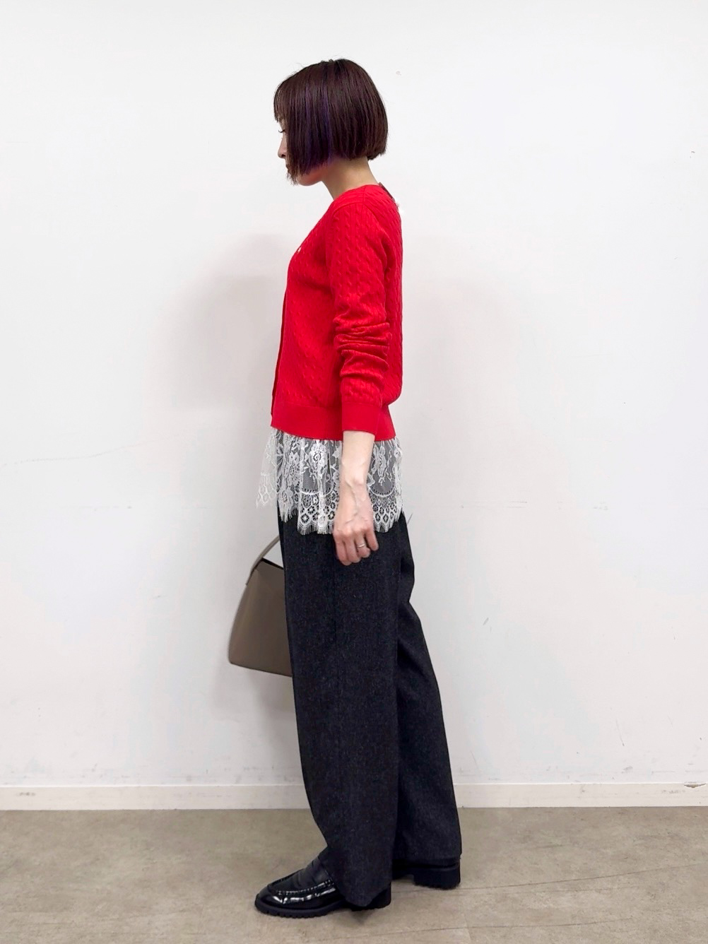 𝐜𝐡𝐢𝐤𝐚さんの「THE SHOP TK｜POLO BCS/ケーブルクルーカーディガン」を使ったコーディネート
