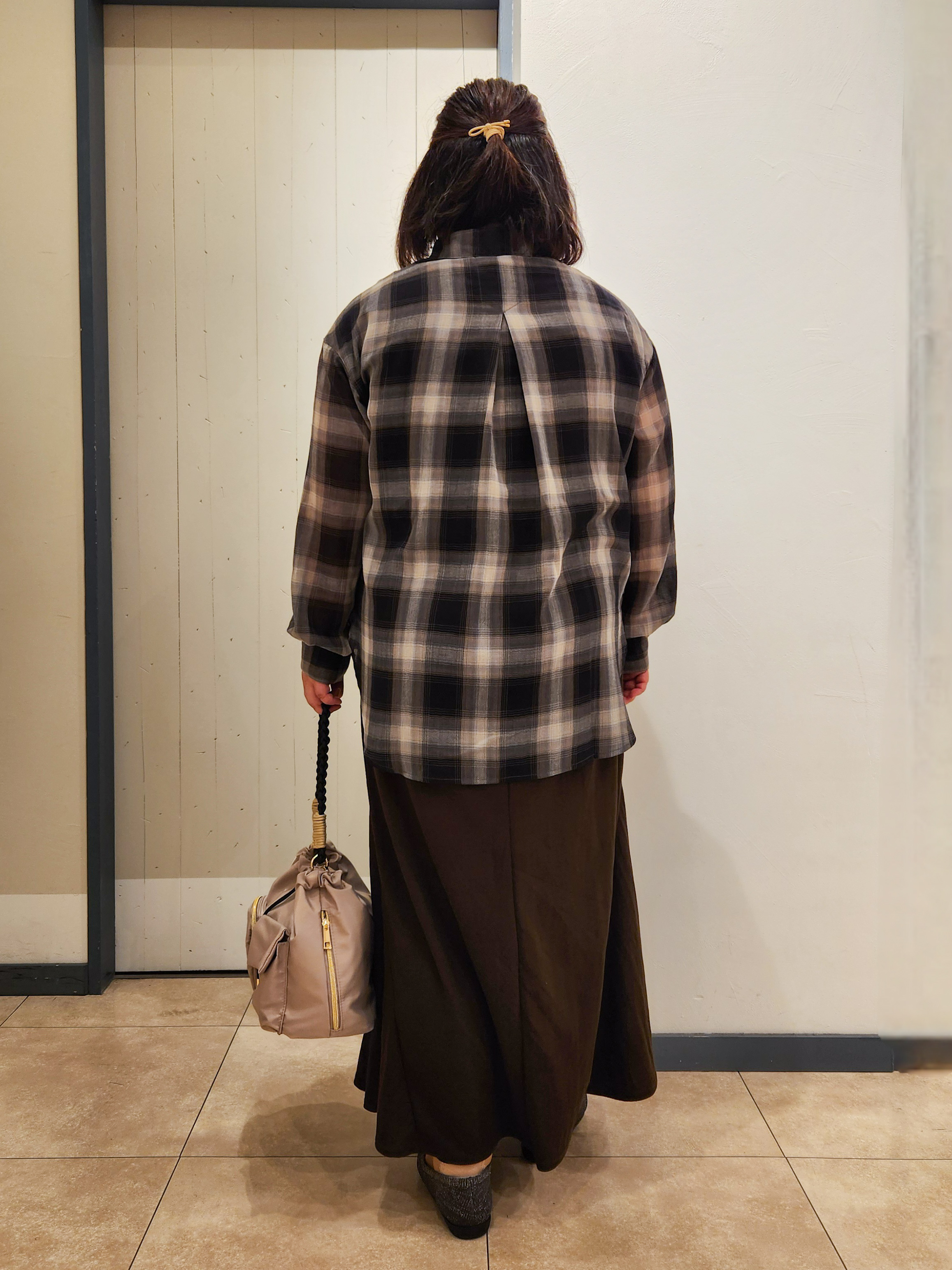 minoriさんの「grove｜シアーオンブレチェックシャツ」を使ったコーディネート