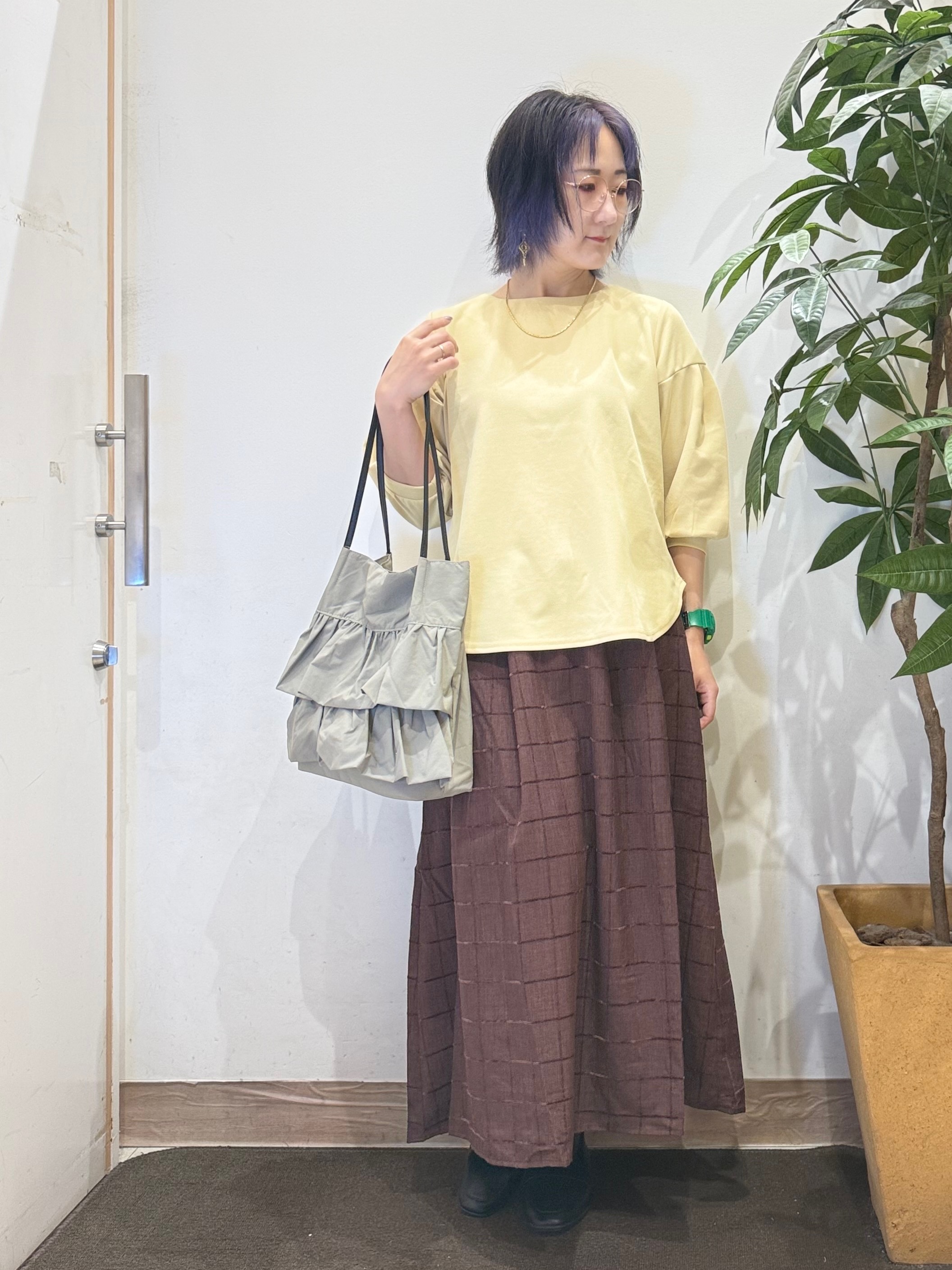 misakiさんの「SHOO･LA･RUE｜【着丈選べる/2点セット】ネックレス付き やわらか8分袖ブラウス」を使ったコーディネート