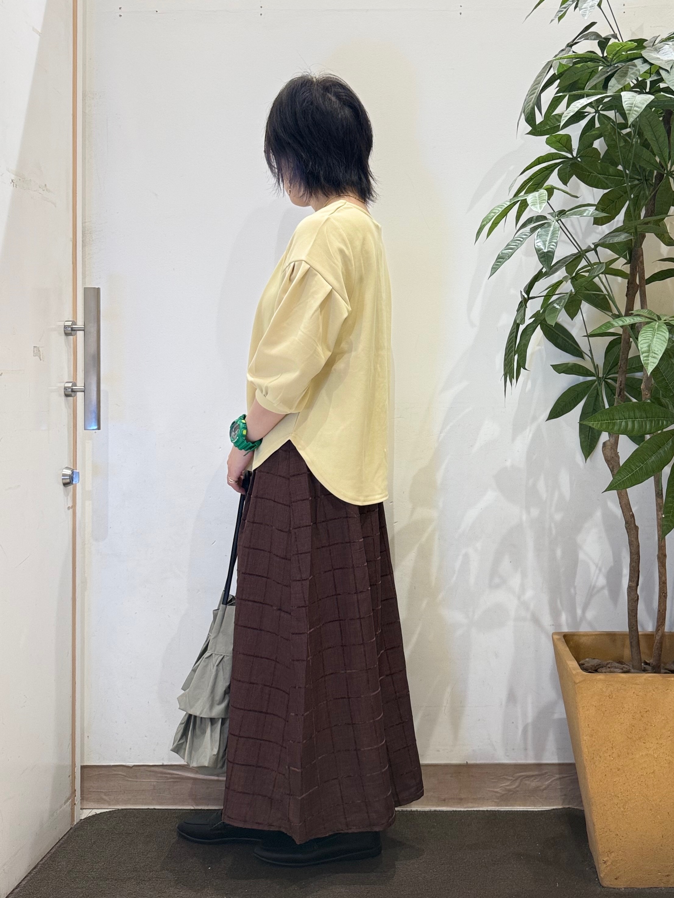 misakiさんの「SHOO･LA･RUE｜【着丈選べる/2点セット】ネックレス付き やわらか8分袖ブラウス」を使ったコーディネート