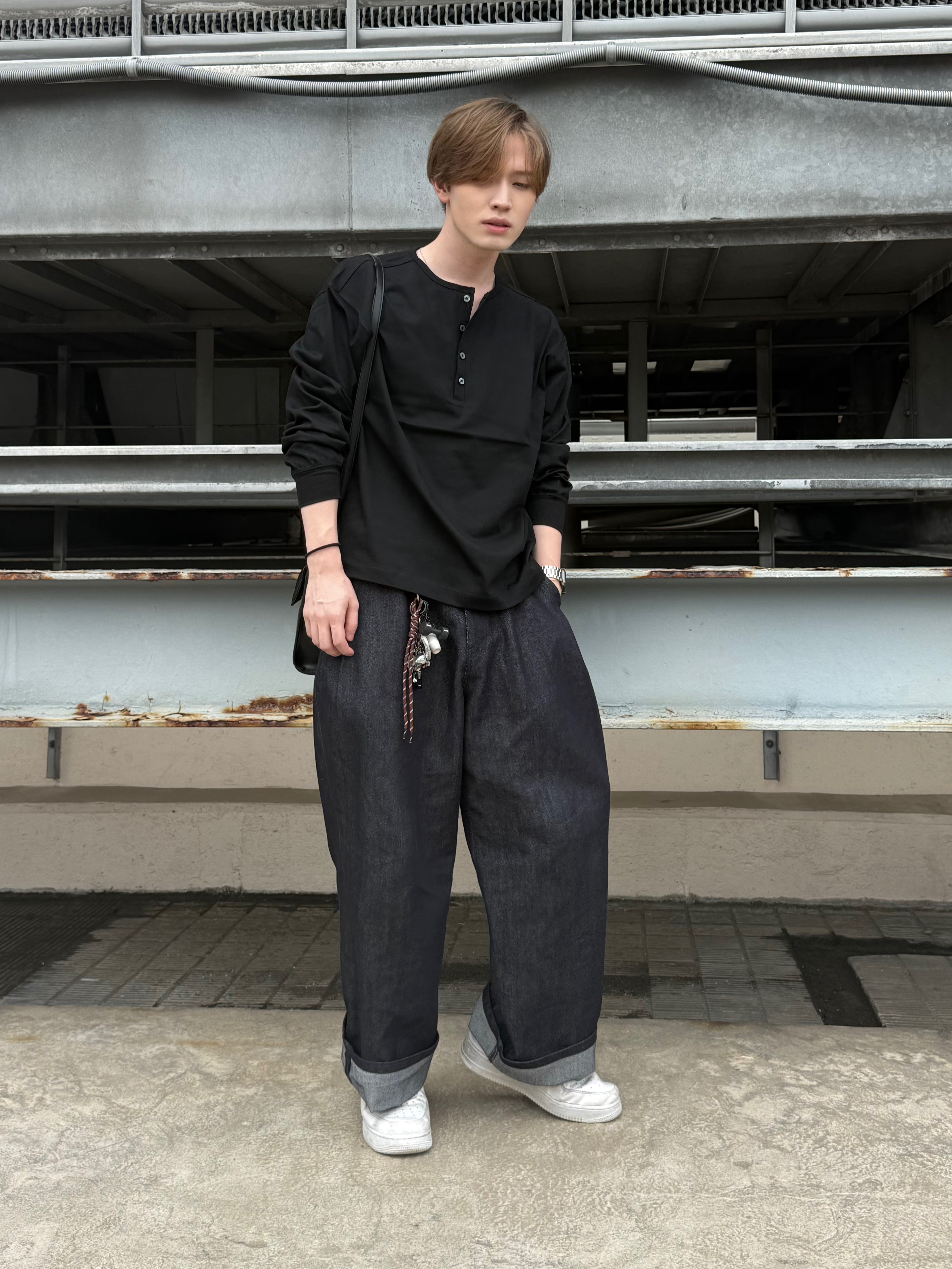 カネダさんの「tk.TAKEO KIKUCHI｜ヘンリーネック長袖Tシャツ」を使ったコーディネート