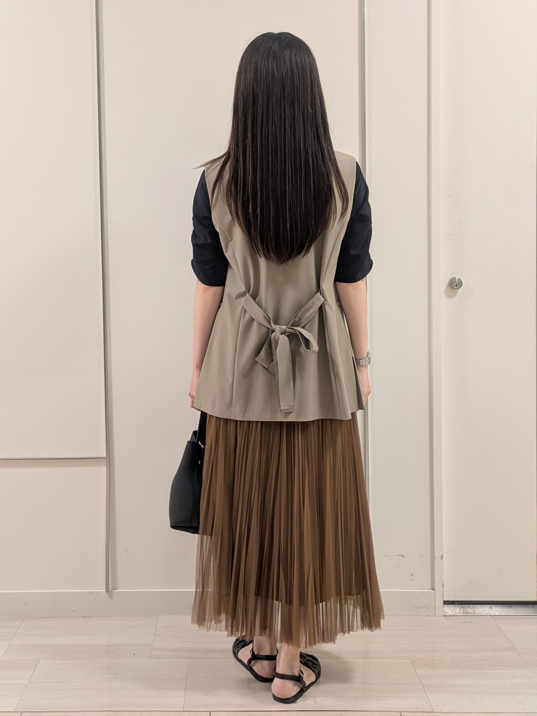 mikiさんの「COUP DE CHANCE｜【手洗い可／日本製】袖ギャザーカットソー」を使ったコーディネート