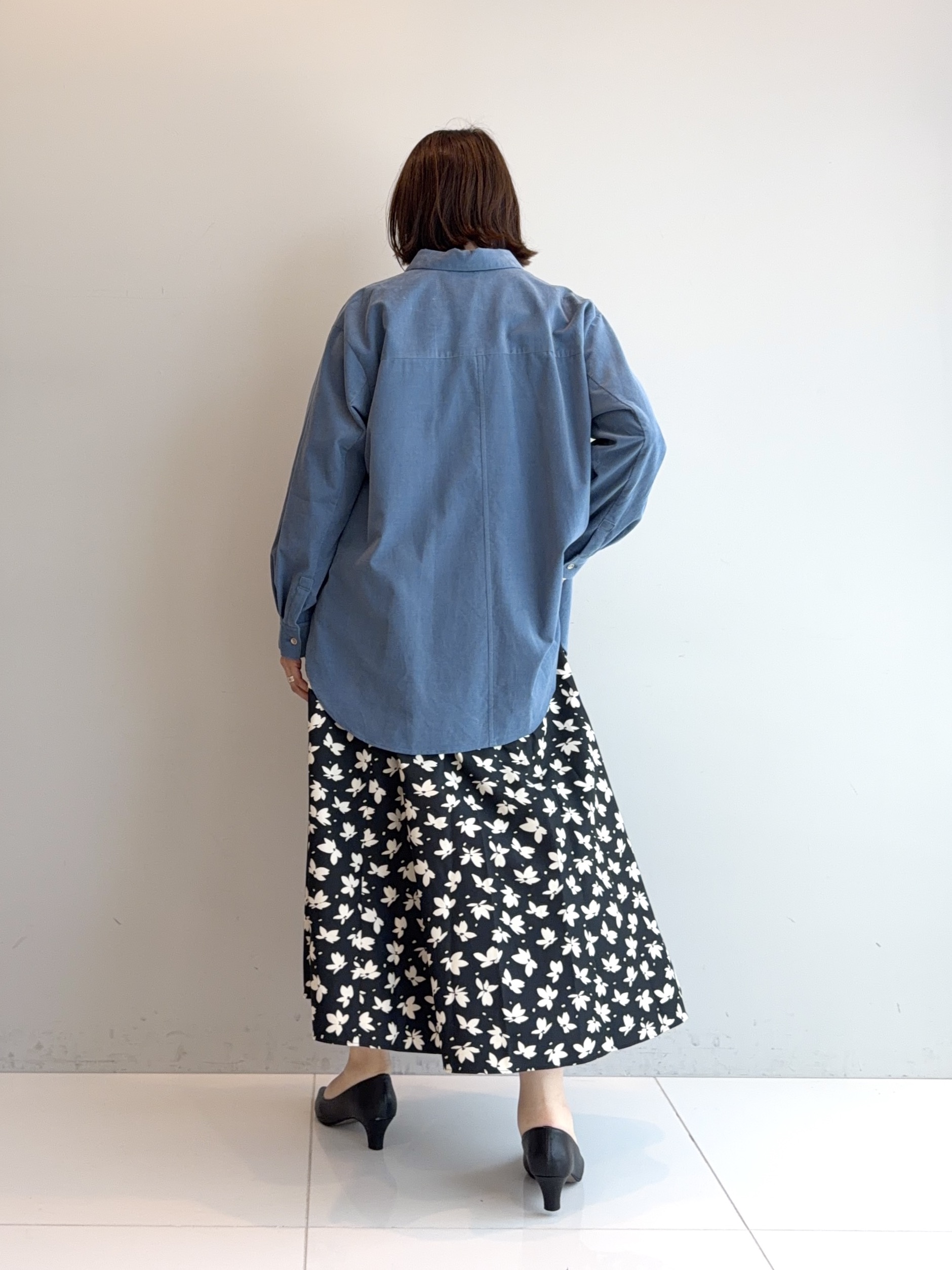 murayamaさんの「INDIVI｜【着映え／洗える】フラワープリントスカート」を使ったコーディネート