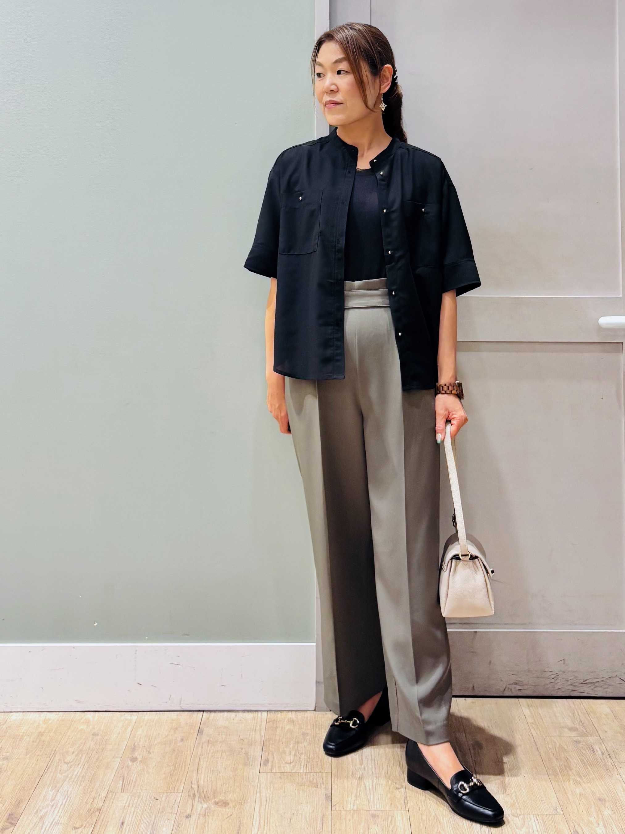 Komi☆さんの「grove｜【洗濯機◎】ほんのり大人の透け感、シアーカバーブラウス」を使ったコーディネート