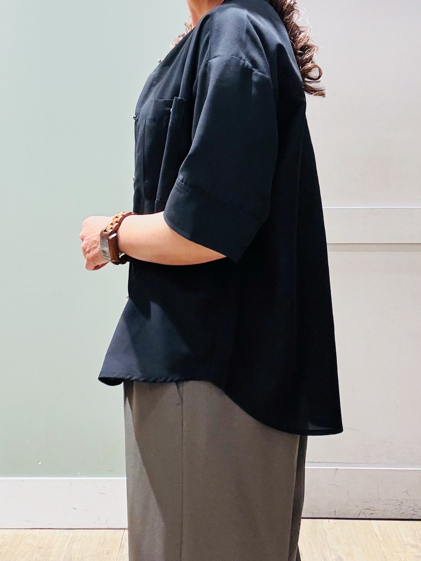 Komi☆さんの「grove｜【洗濯機◎】ほんのり大人の透け感、シアーカバーブラウス」を使ったコーディネート