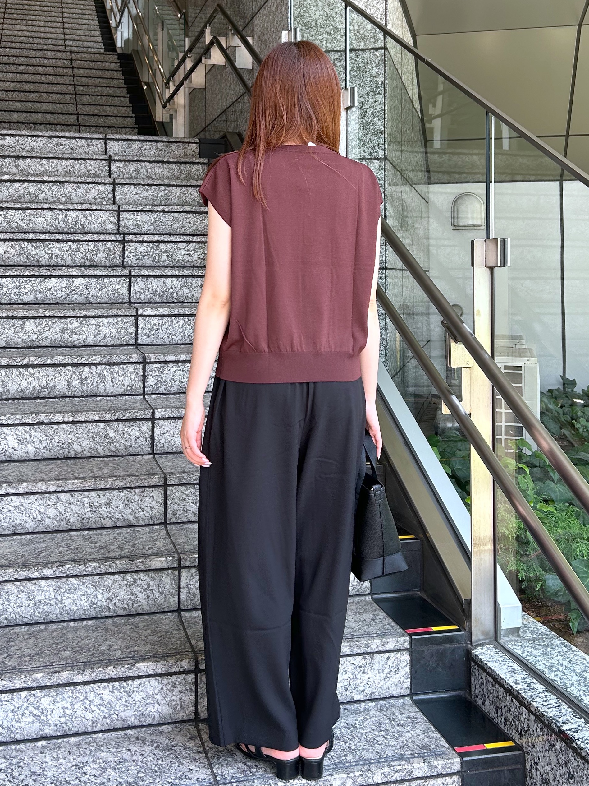 Risaさんの「OPAQUE.CLIP｜【接触冷感／UV】フリルフレンチスリーブニット《洗濯機OK》」を使ったコーディネート