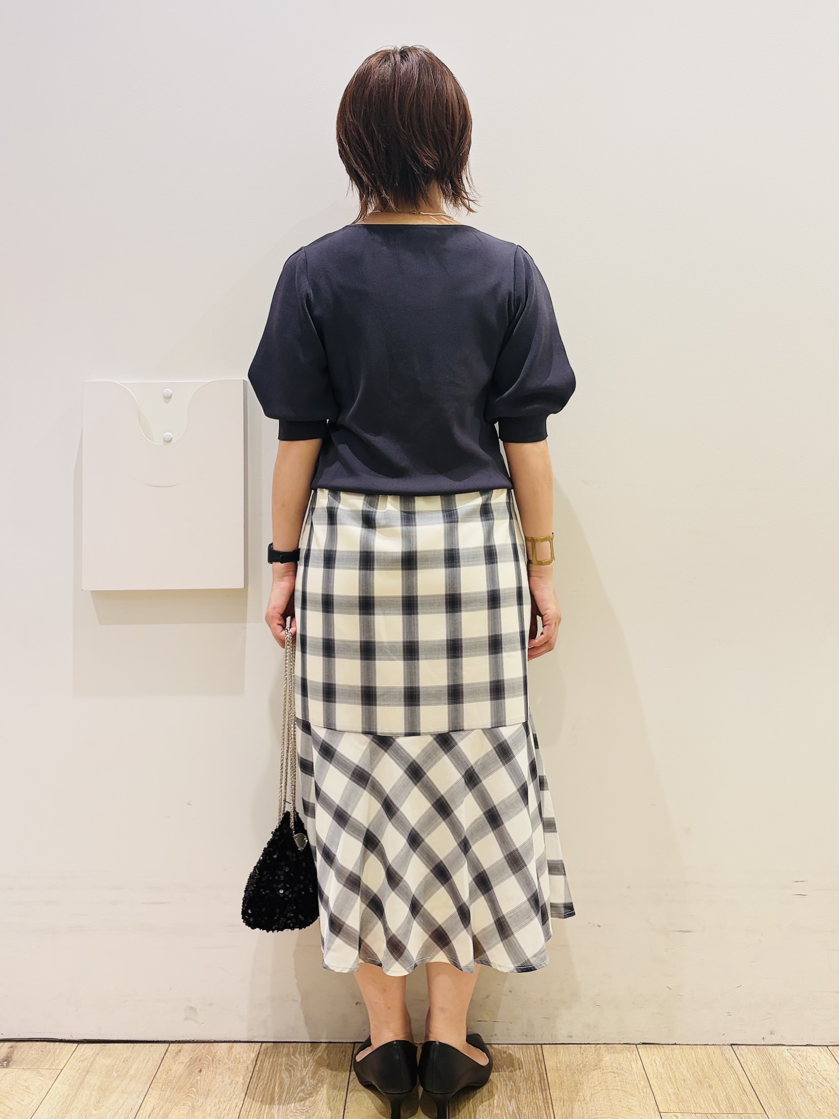 YUKOさんの「index｜【接触冷感／UVケア】クールタッチラップスリーブニット《洗濯機OK／XS～3L／9col》」を使ったコーディネート