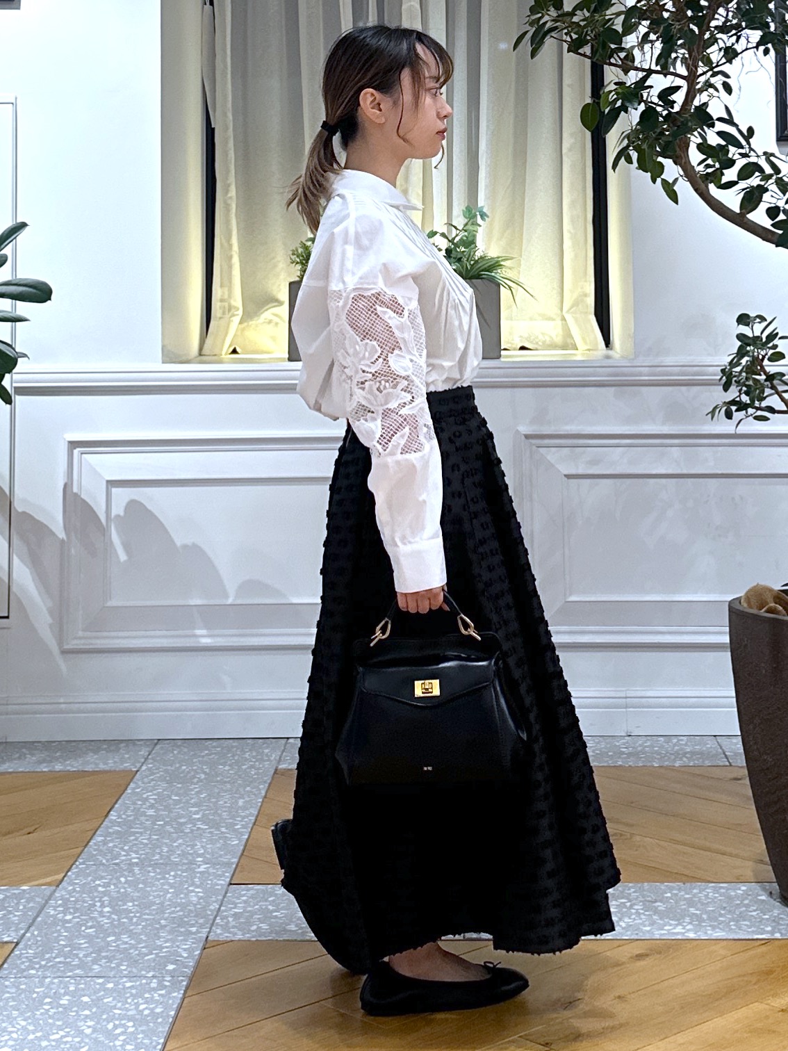 なべこさんの「DRESSTERIOR｜【着映え】レーススリーブ ピンタック クロップドシャツ」を使ったコーディネート
