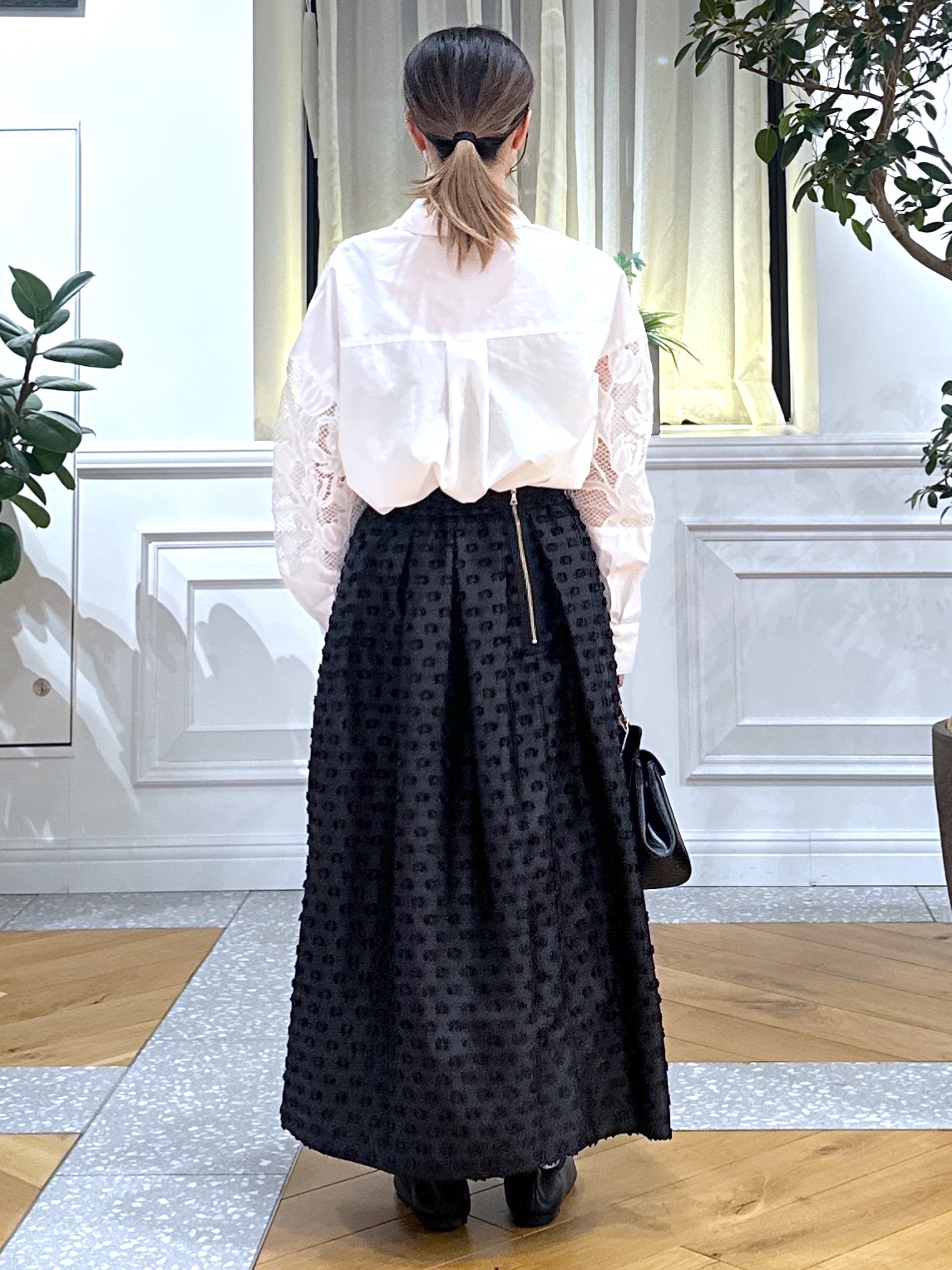 なべこさんの「DRESSTERIOR｜【着映え】レーススリーブ ピンタック クロップドシャツ」を使ったコーディネート